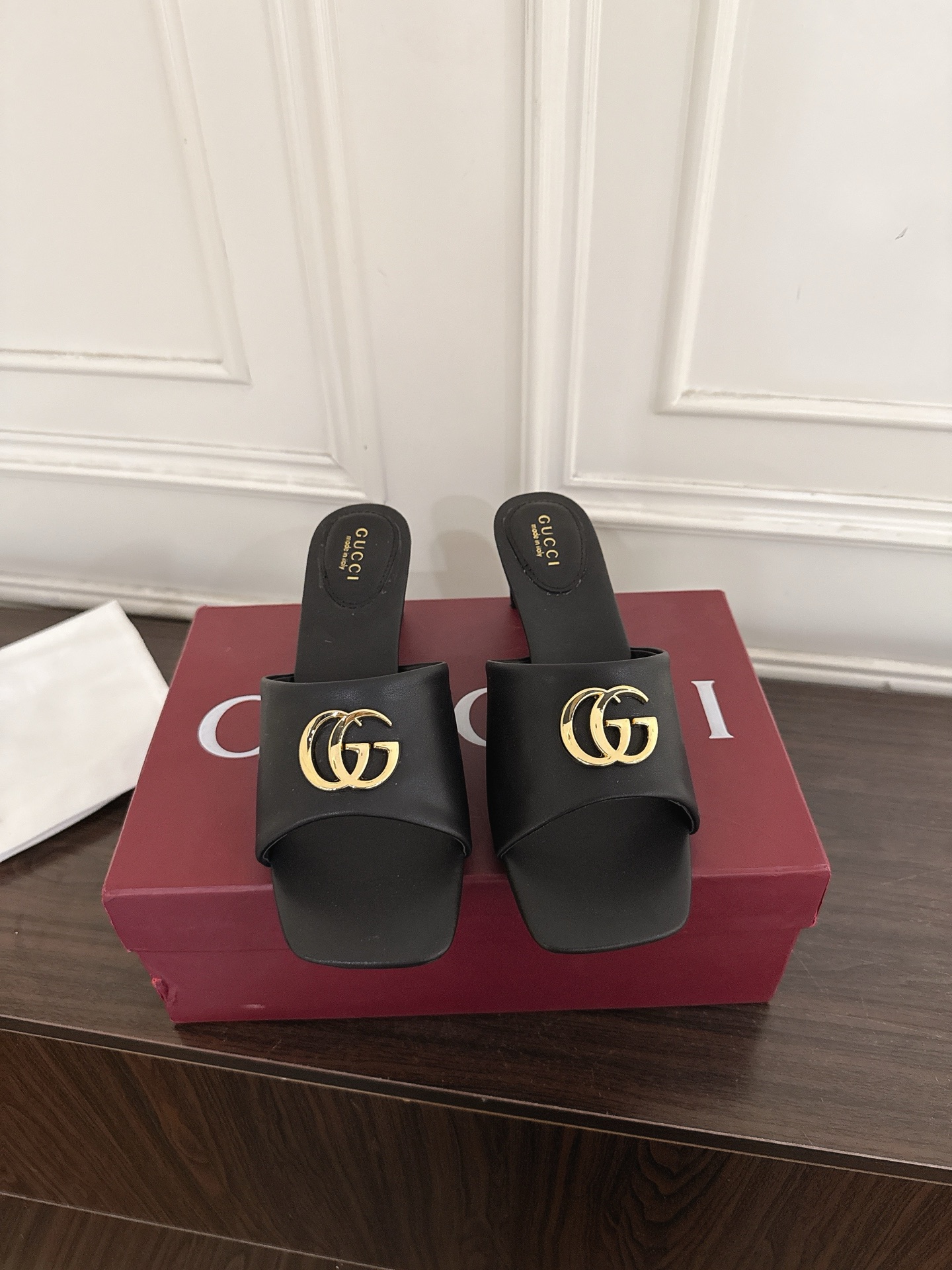 Guc NEW platform sandals