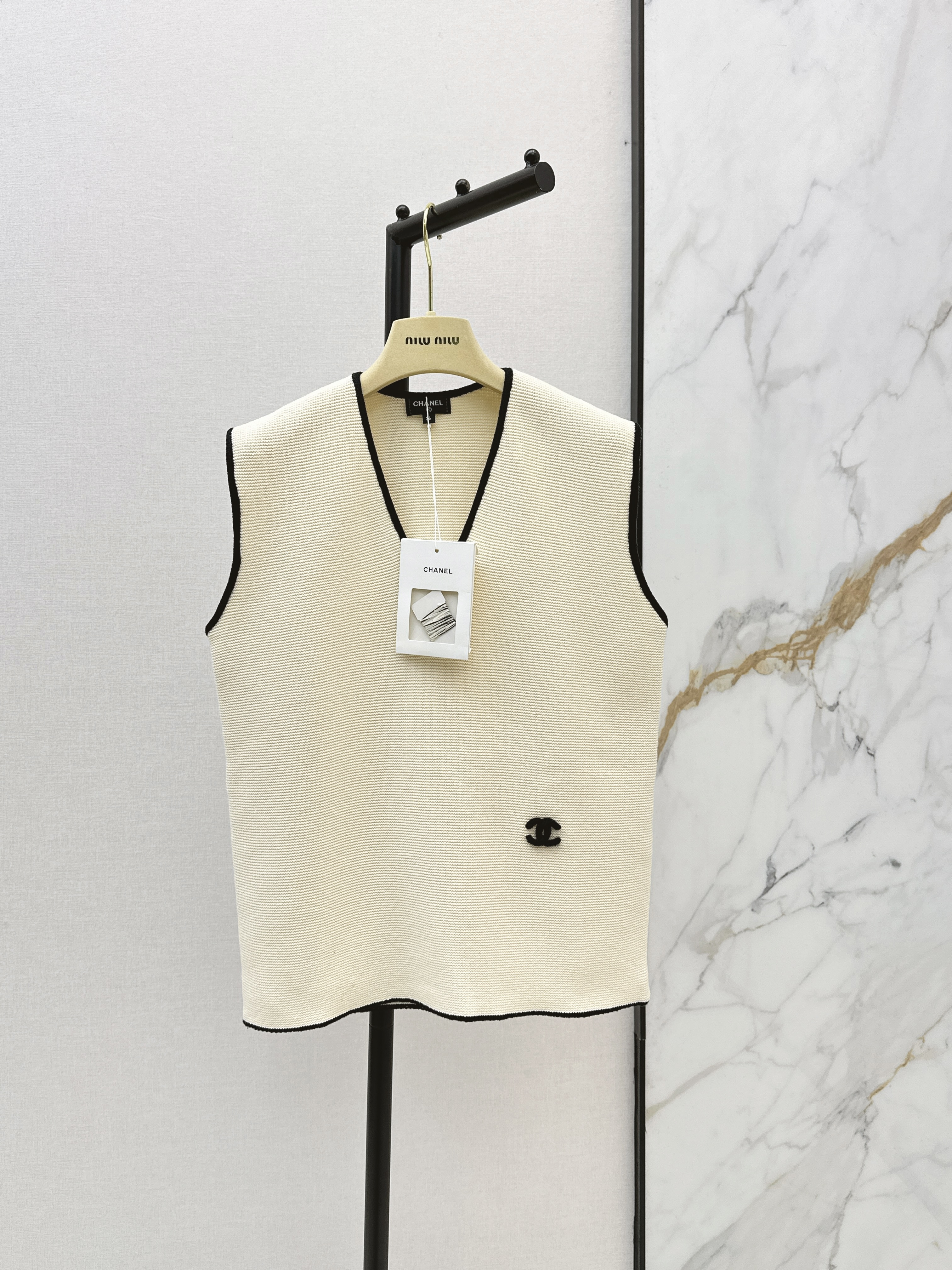 Chan New embroidered Vest