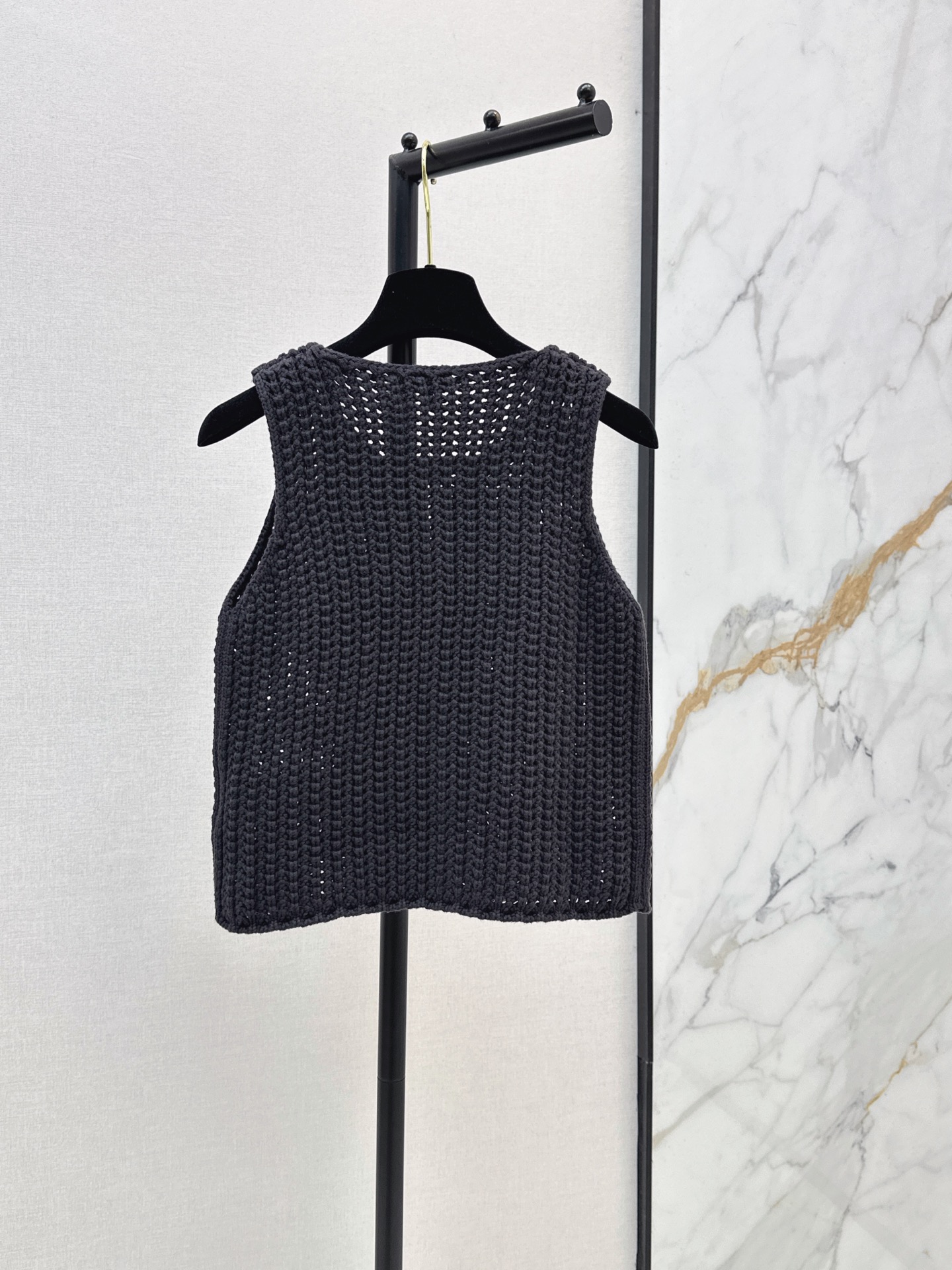 Chan New Hollow-out knitted vest