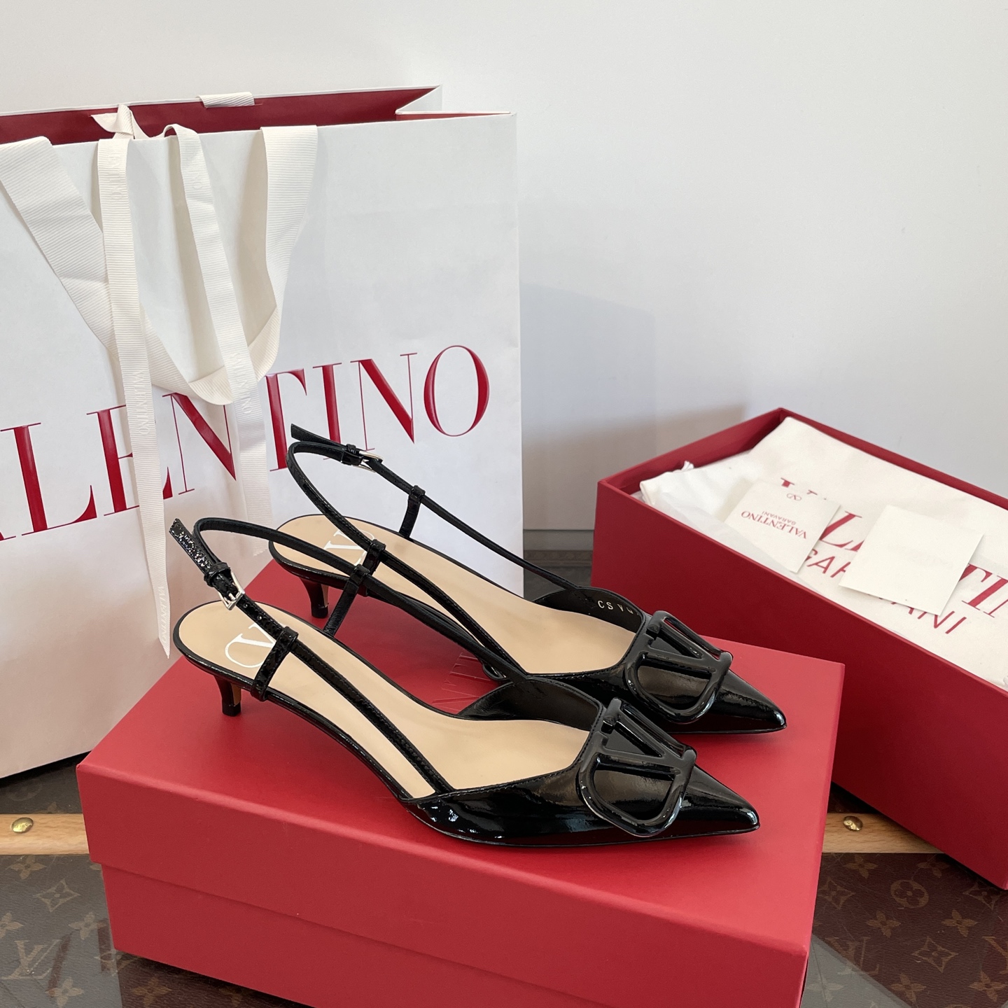 Val New Back-tie sandals