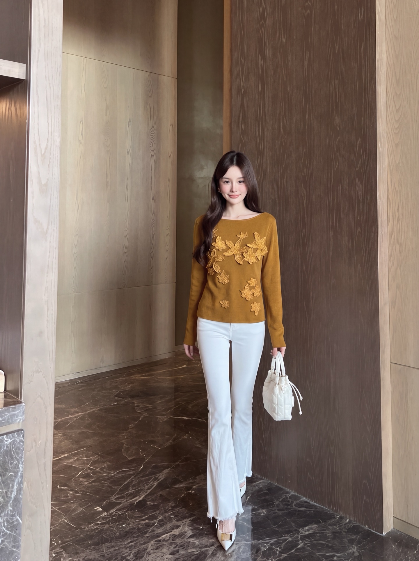 Es New Lace Embroidered Floral Knit Top