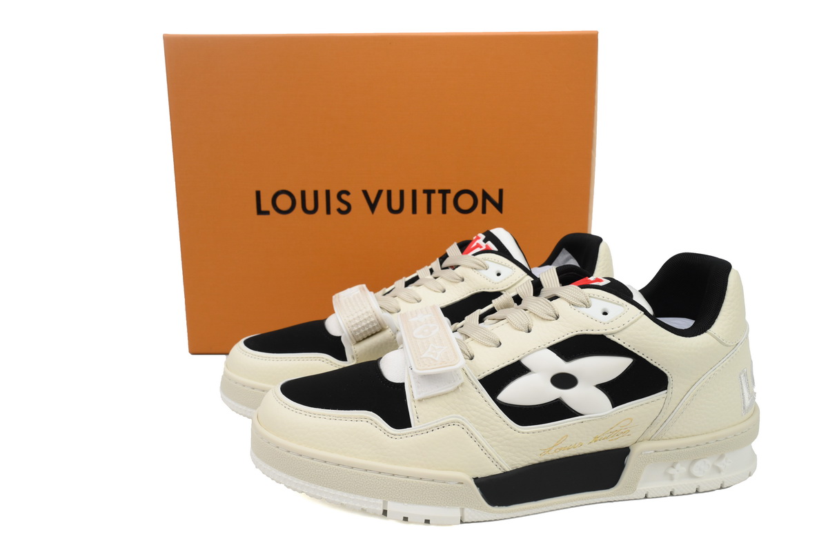 Pkkicks God Batch LOUIS VUITTON Trainer Monogram Flower Black
