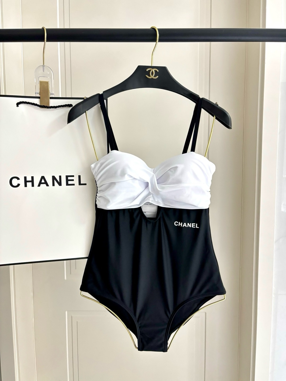Chan New swinsuit