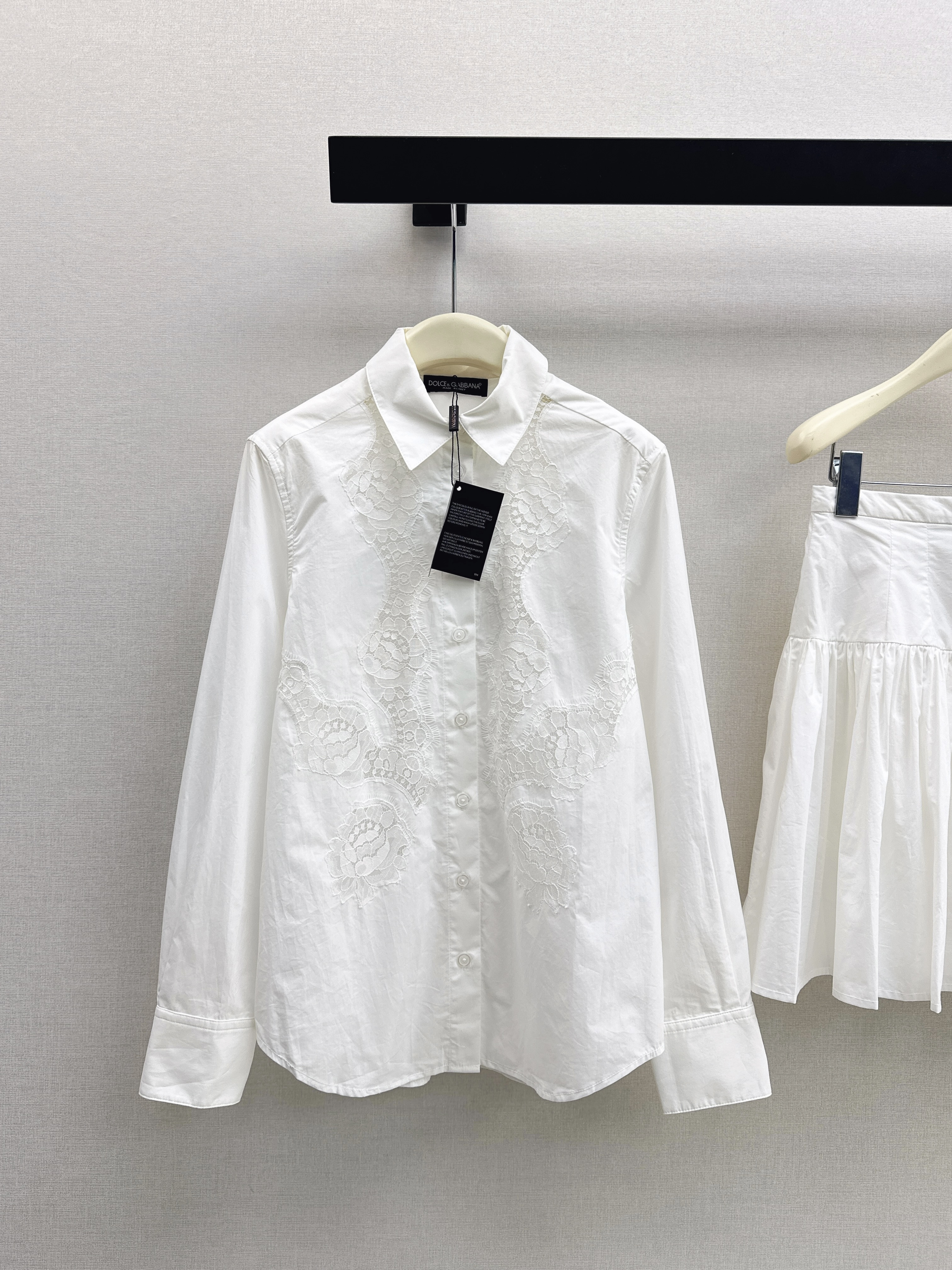 Dole New contract lace shirt