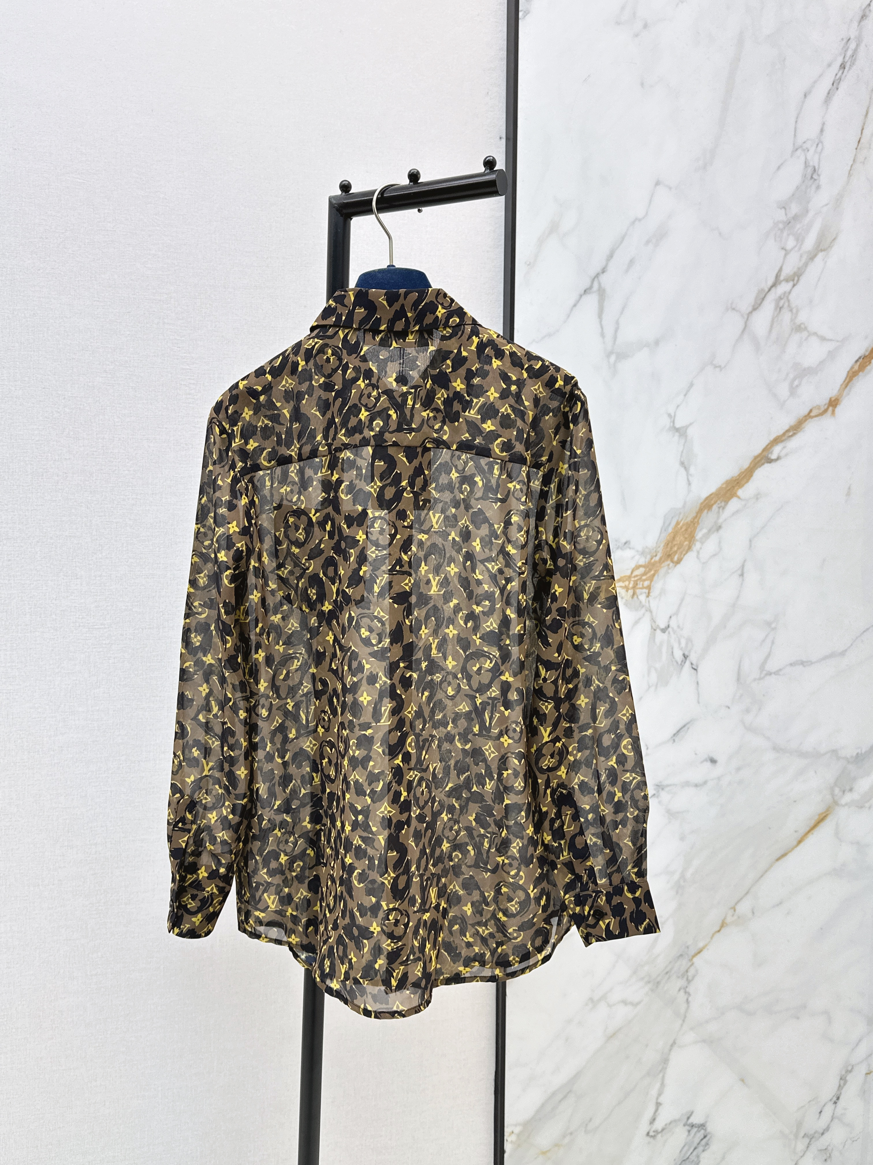 Louis New print shirt