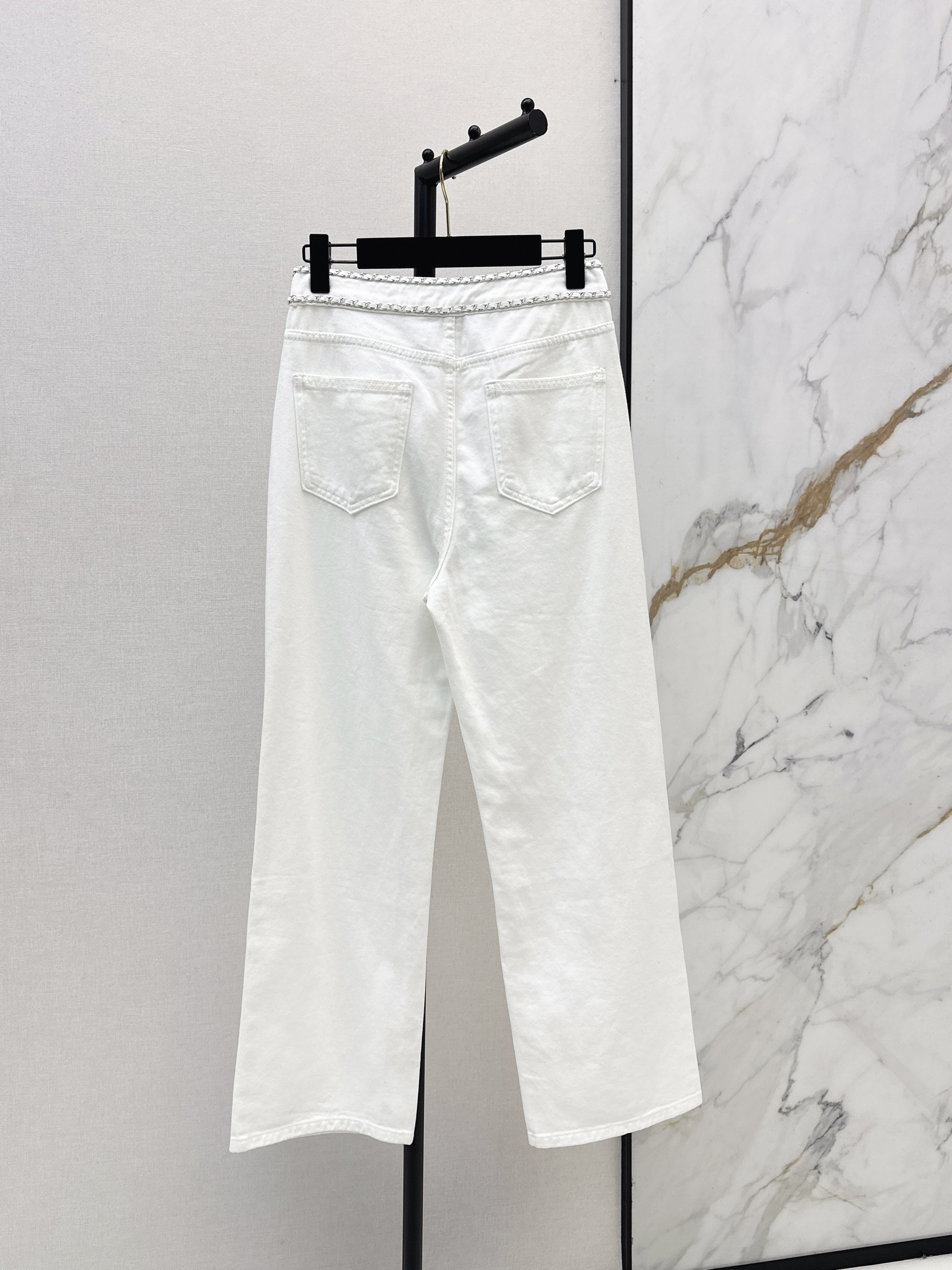 Chan New Straight-leg jeans