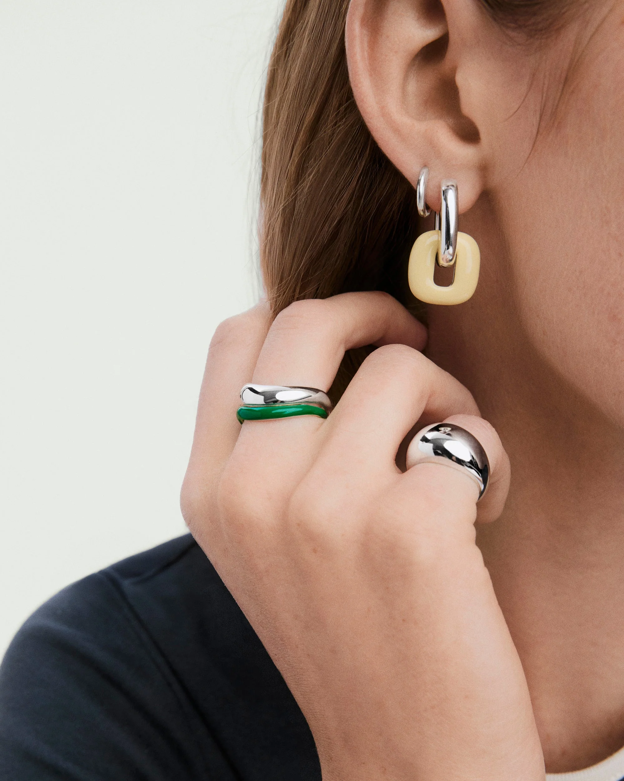 Slim Enamel Dôme Figure Ring