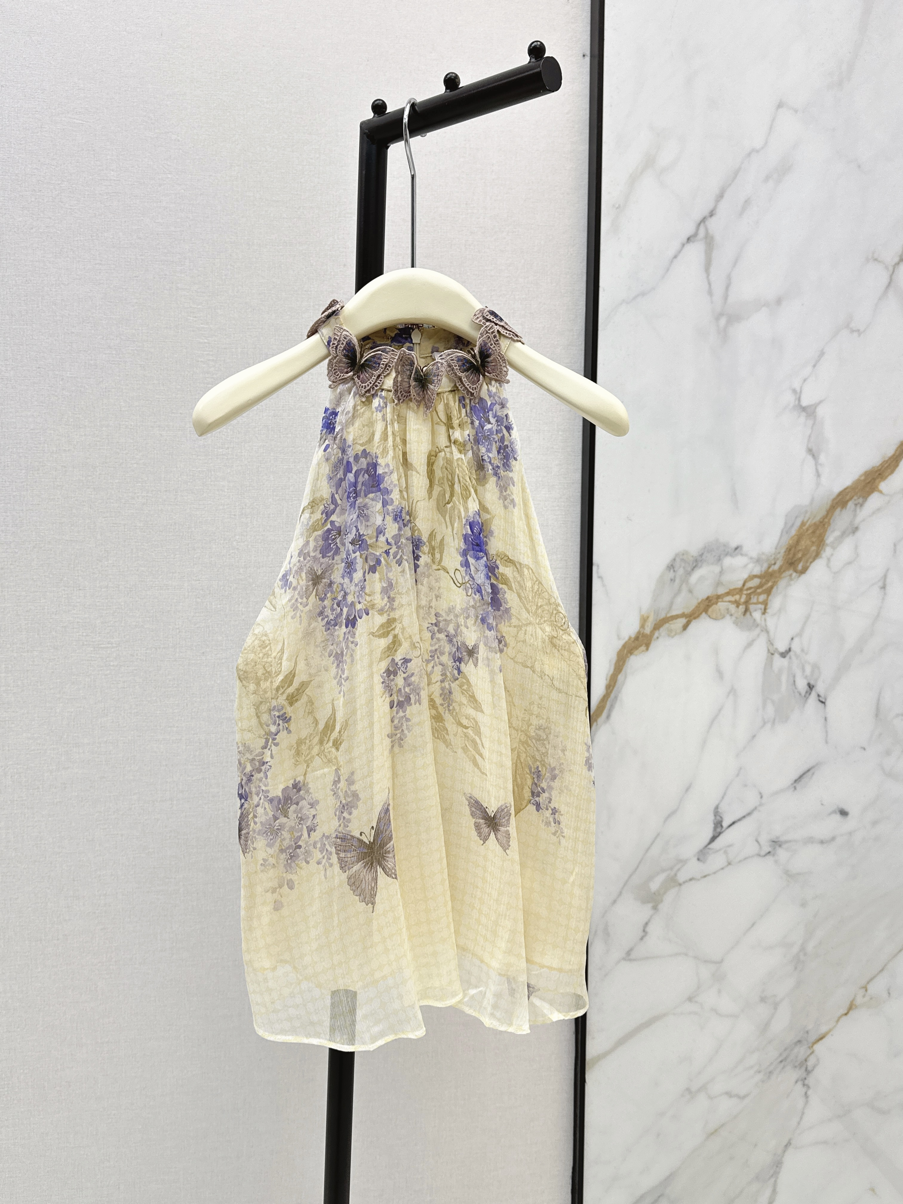 Zimm New 3d floral sleeveless Vest