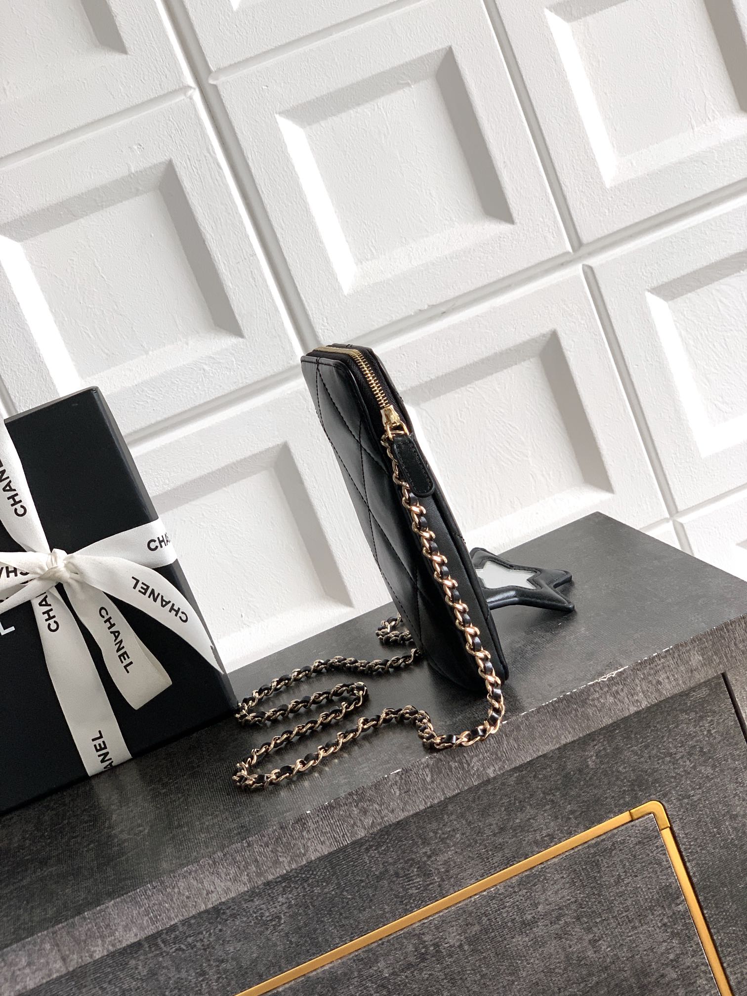 Chan New 25N phone pouch