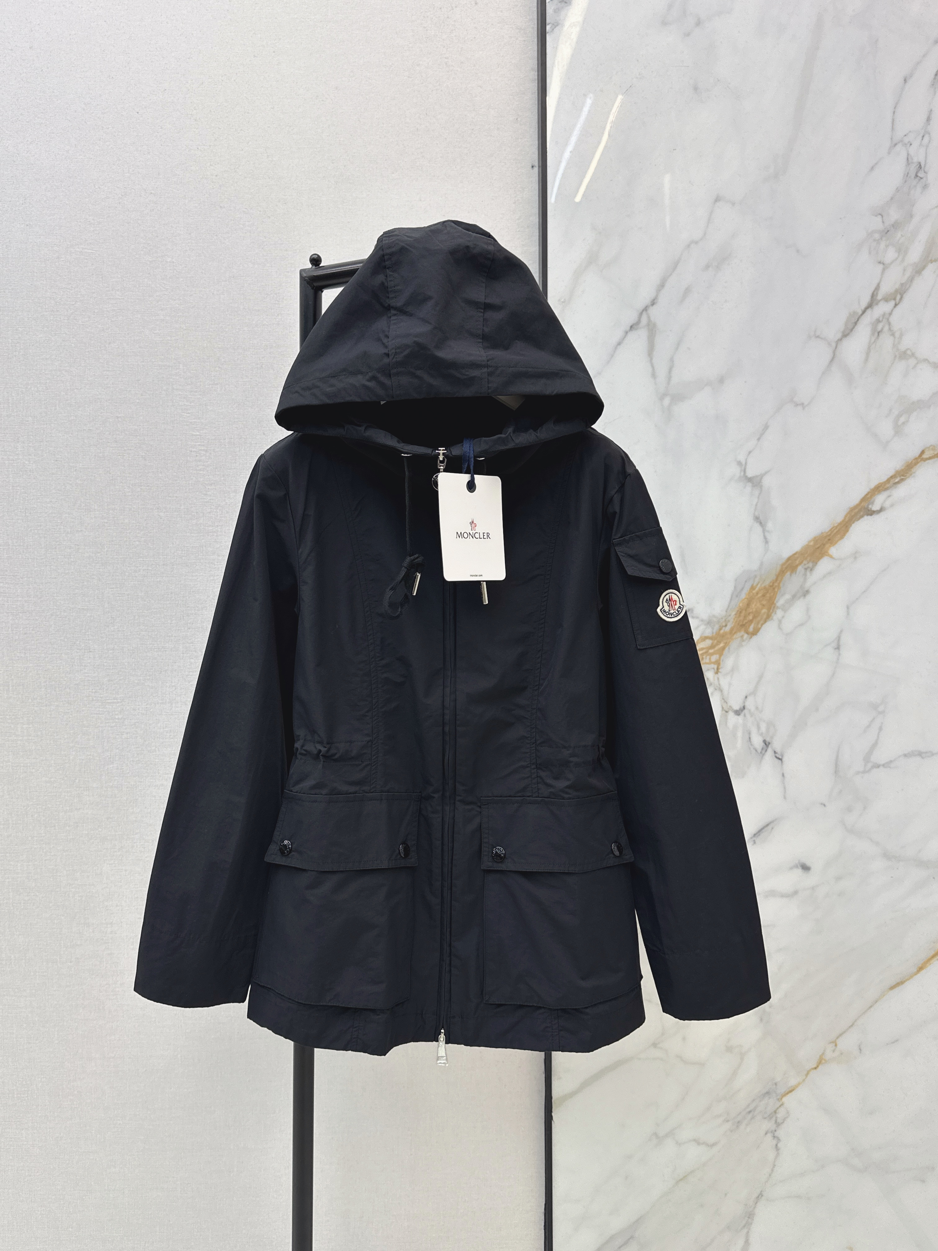 Monc New hooded windbreaker