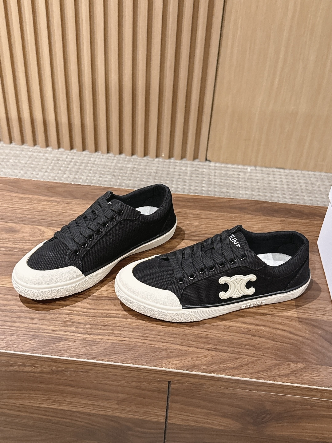 Celi New canvas shoes