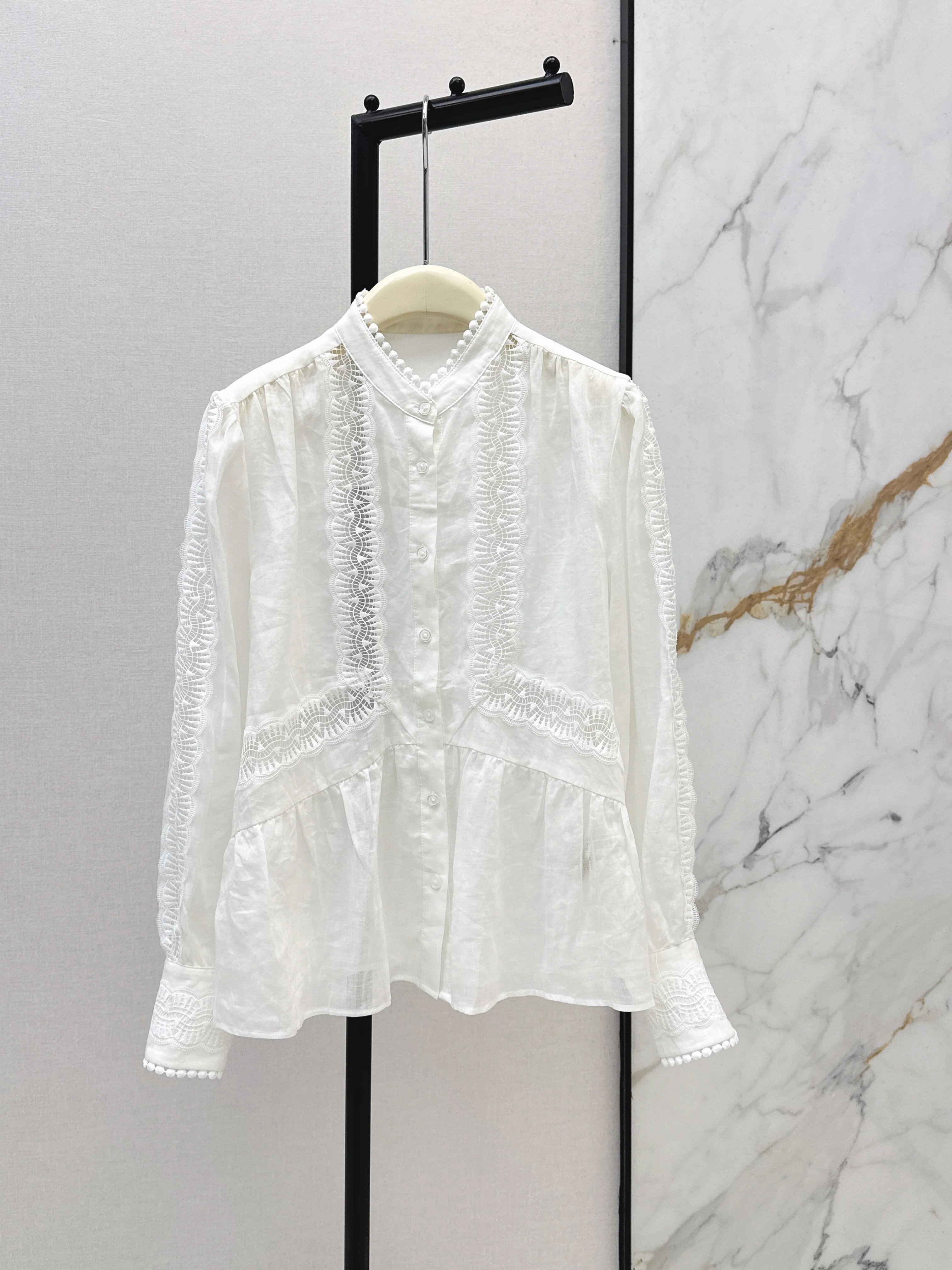 Es NEW embroidered shirt