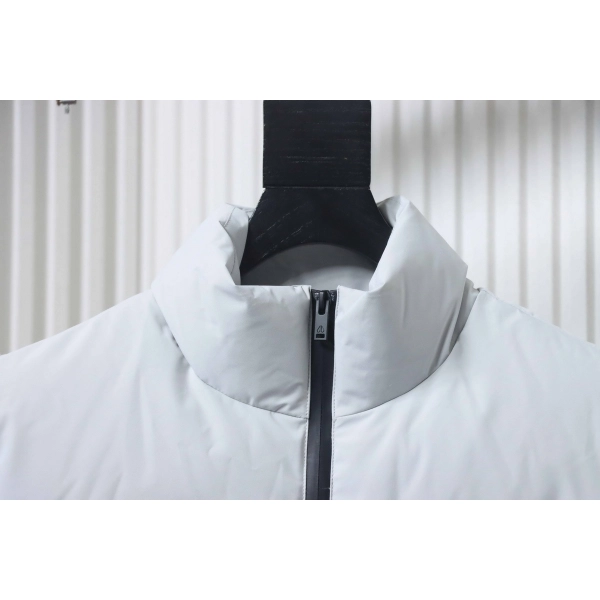 Moose Knuckles  Vest down jacket  White