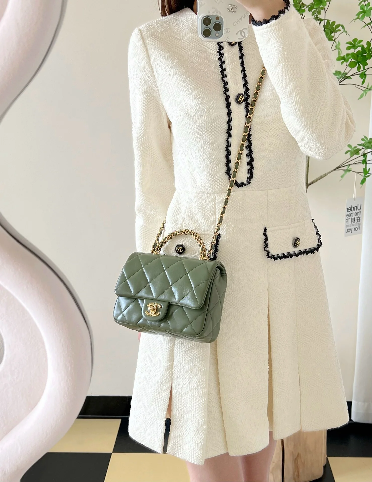 Chan New 24b Chain handle cover bag