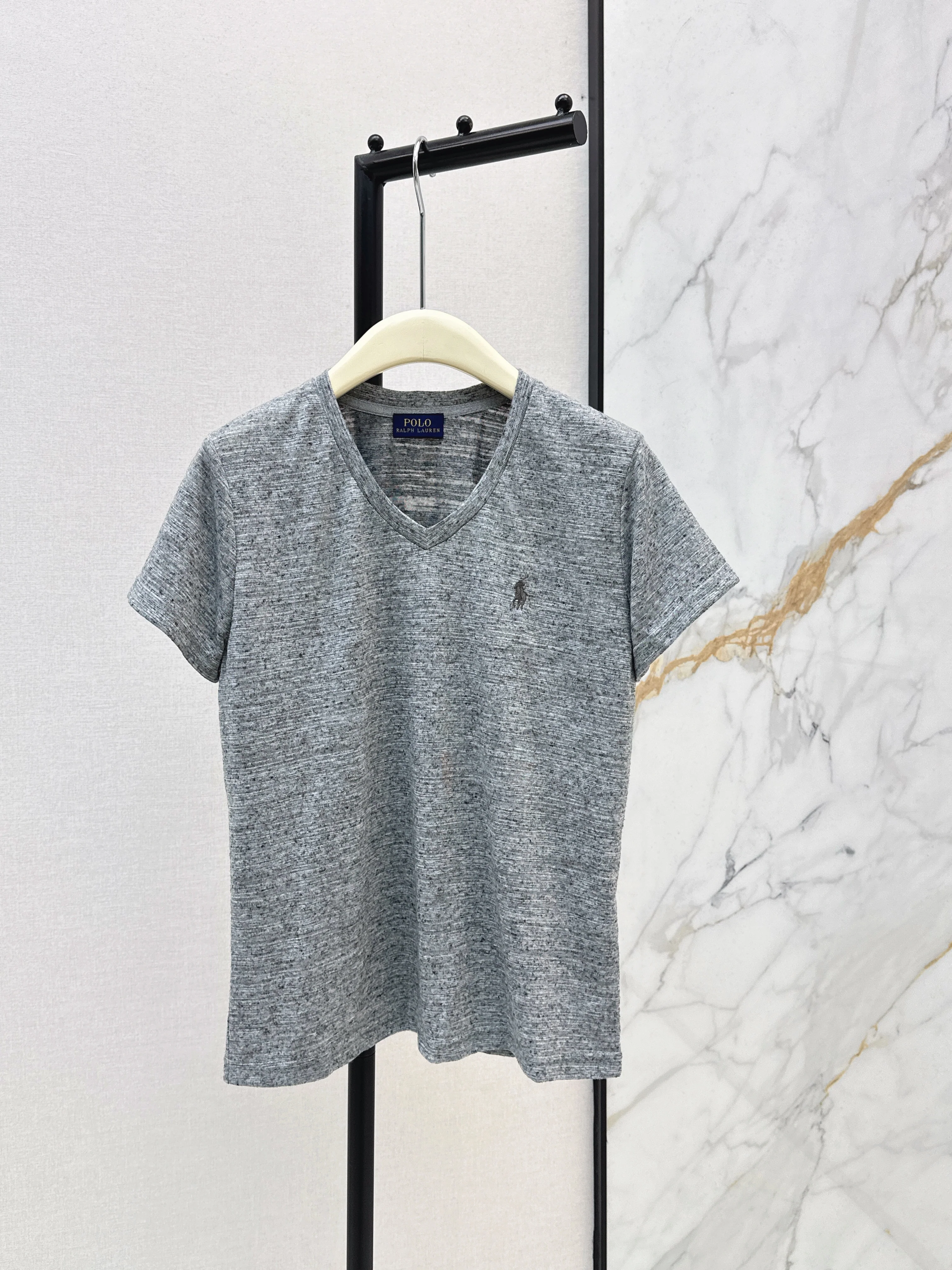 Ral NEW V-neck t-shirts