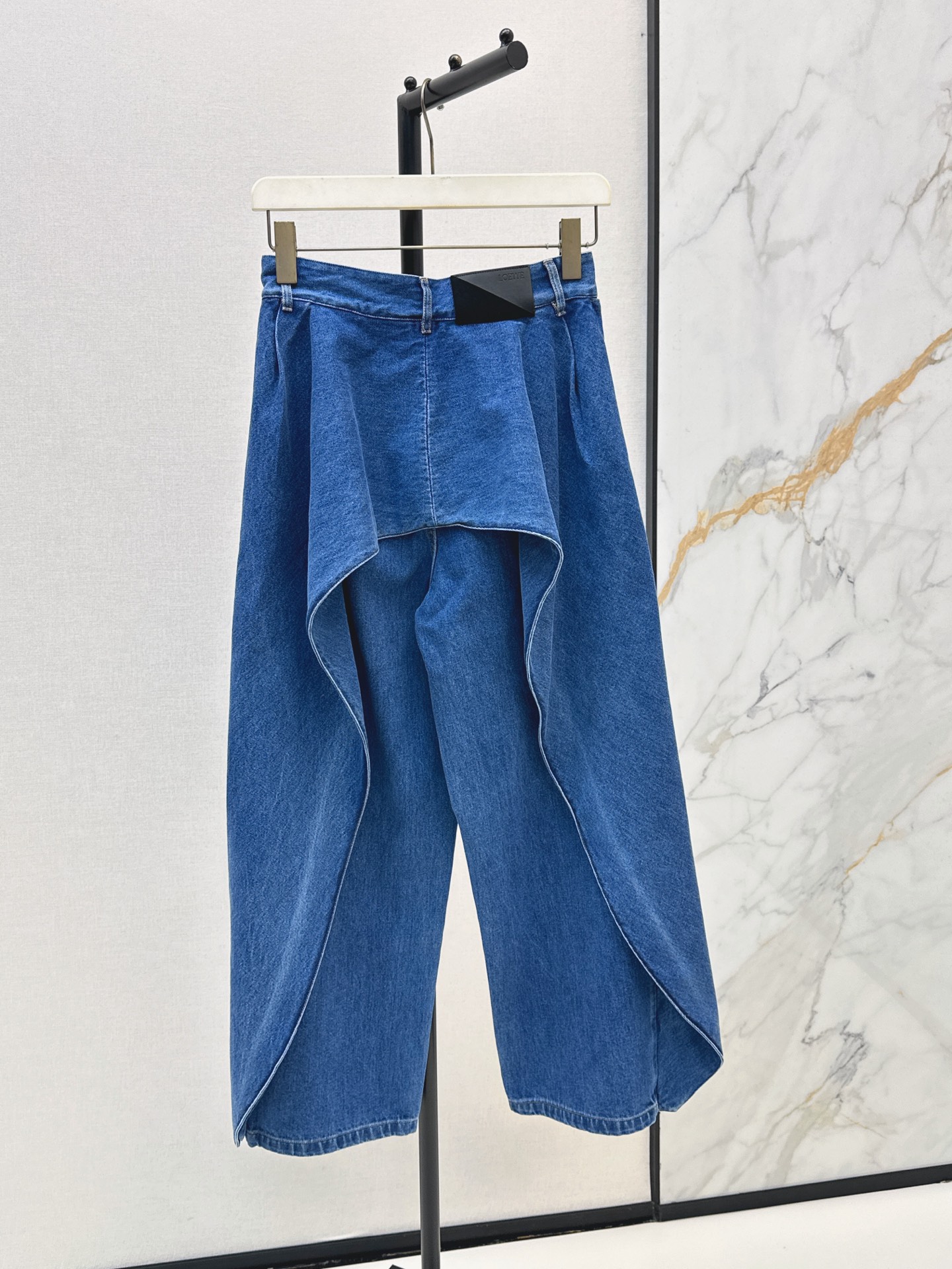 Loe New Jeans