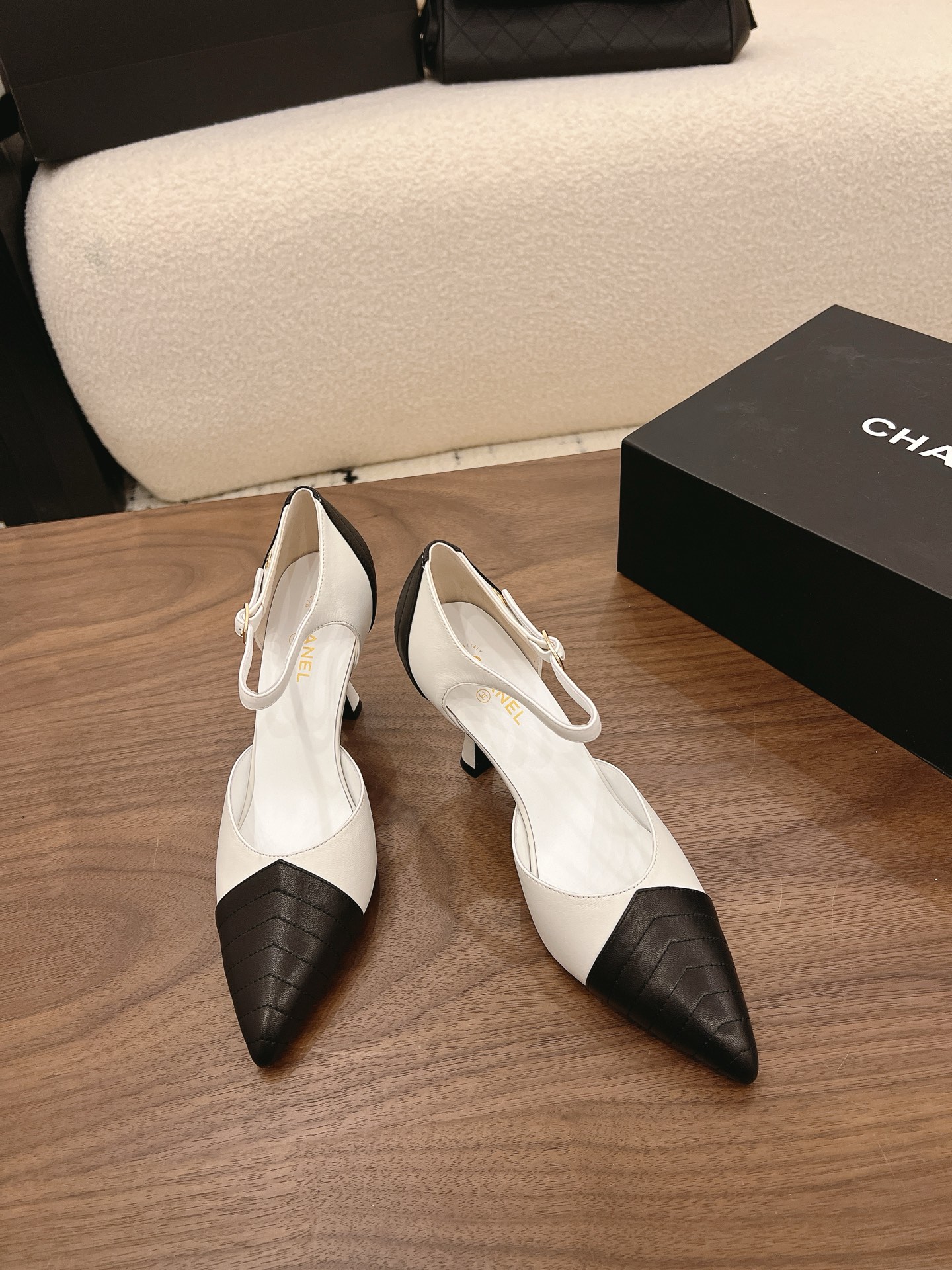 Chan New Pointed shoes