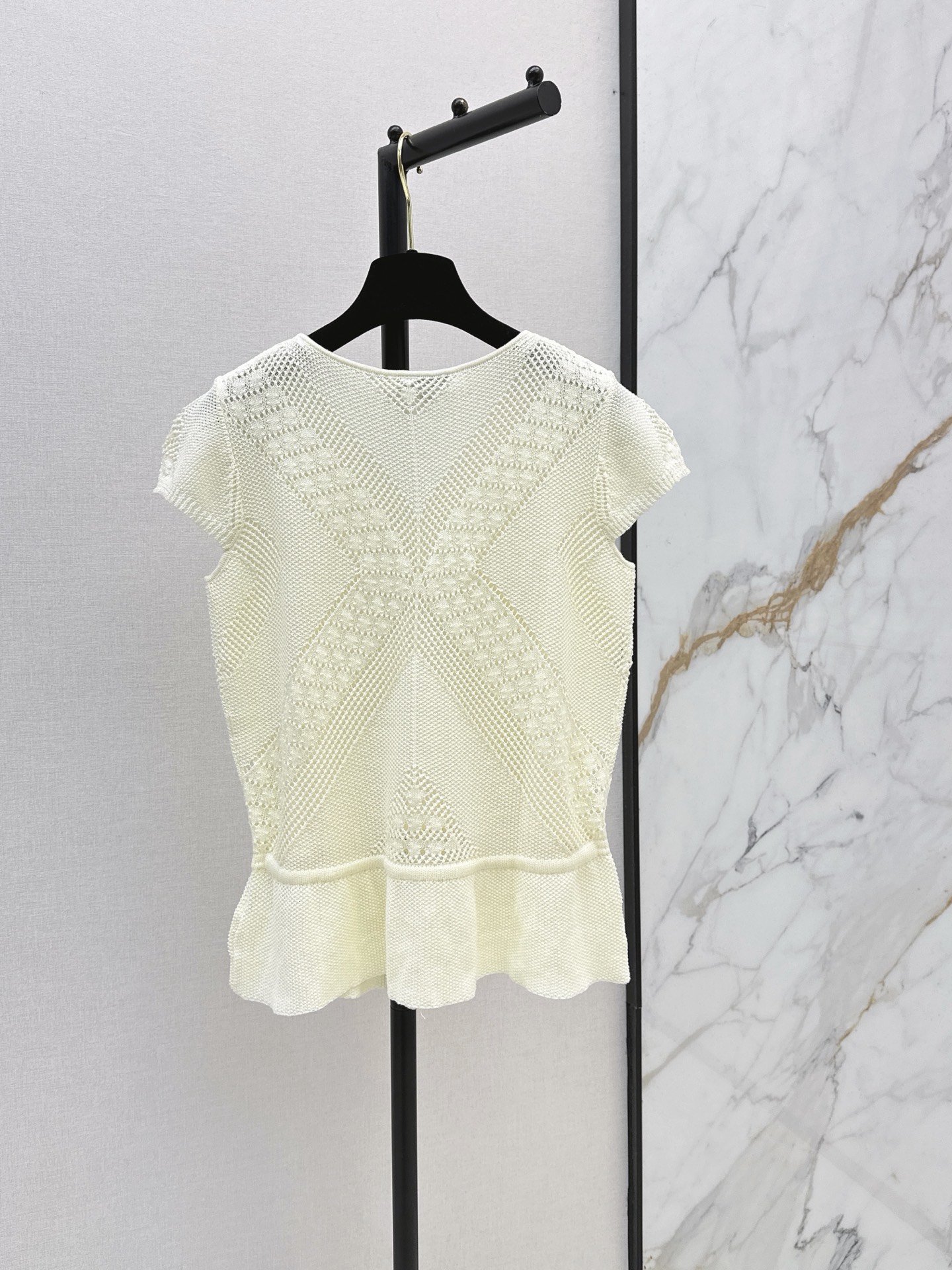 Chan New Hollow-knit top