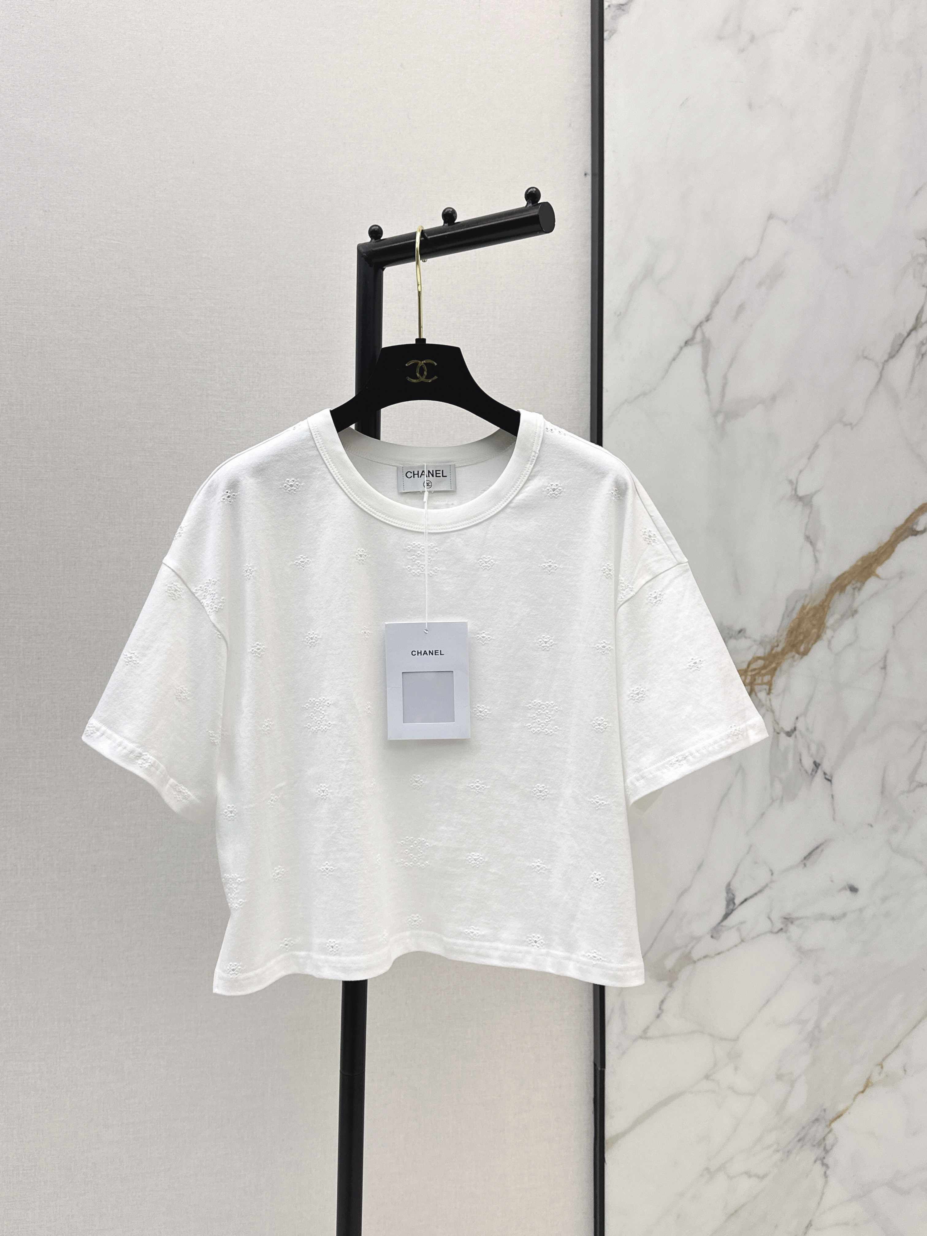 Chan New embroidery t-shirt