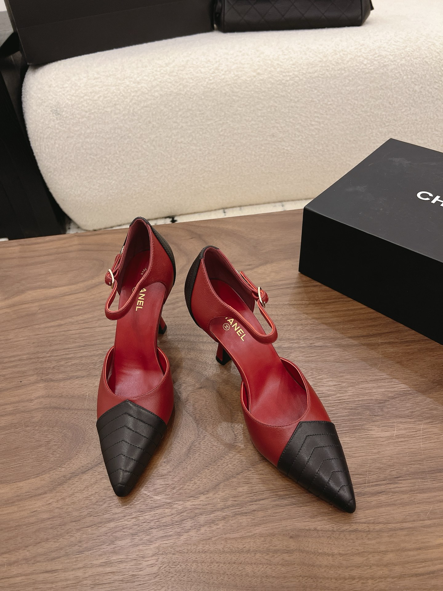 Chan New Pointed shoes
