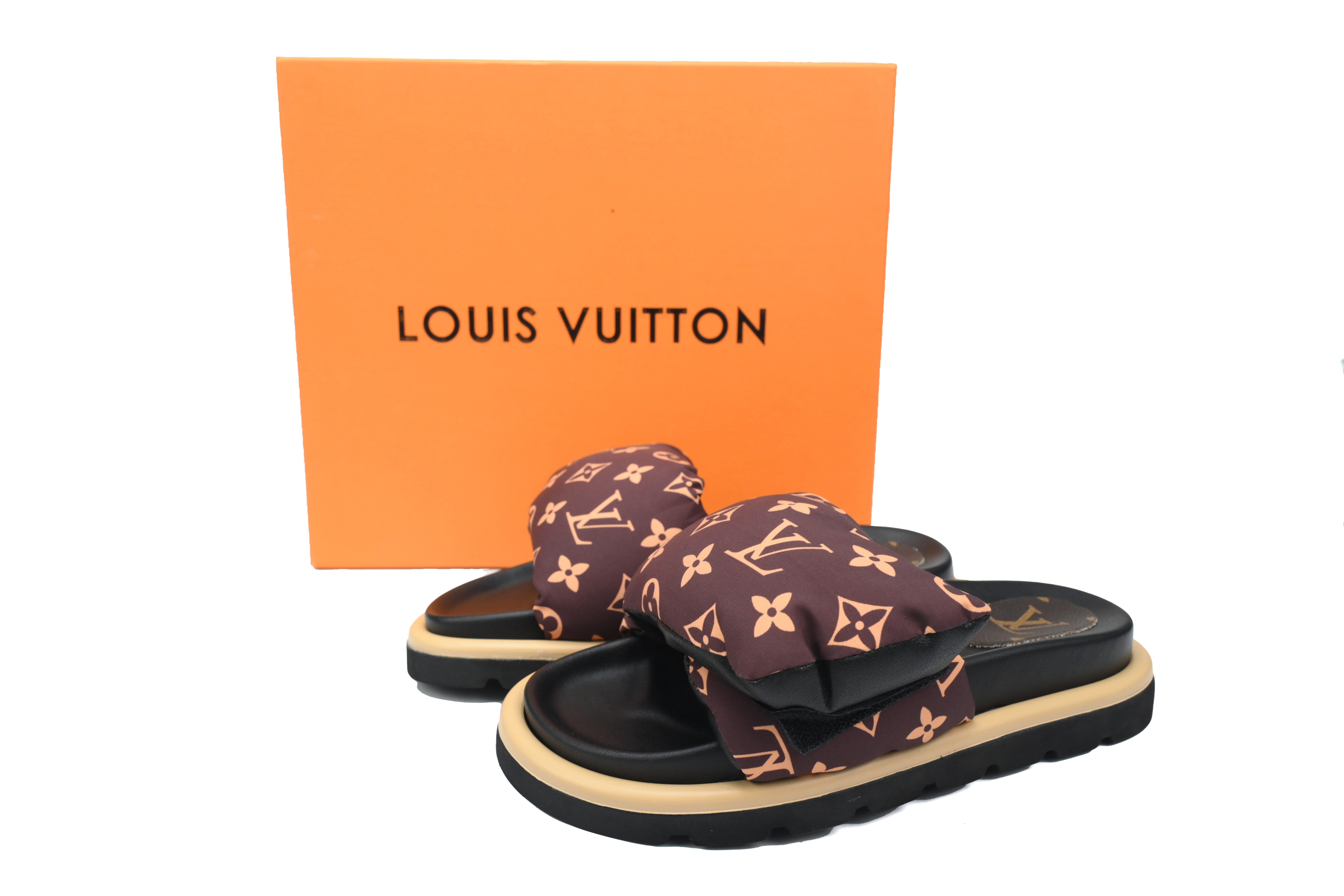 Pkkicks God Batch LOUIS VUITTON Pool Pillow Comfort Brown bread