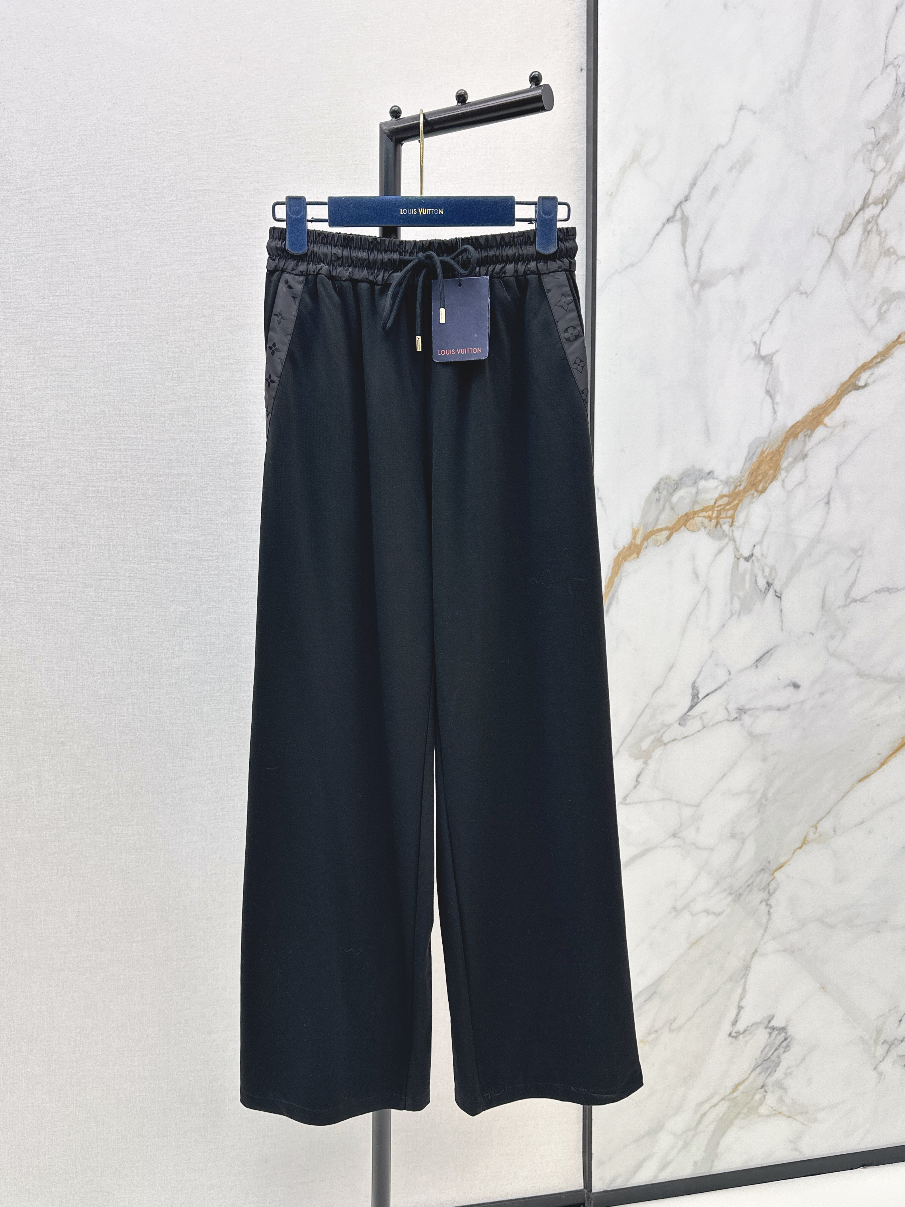 Louis New straight pants