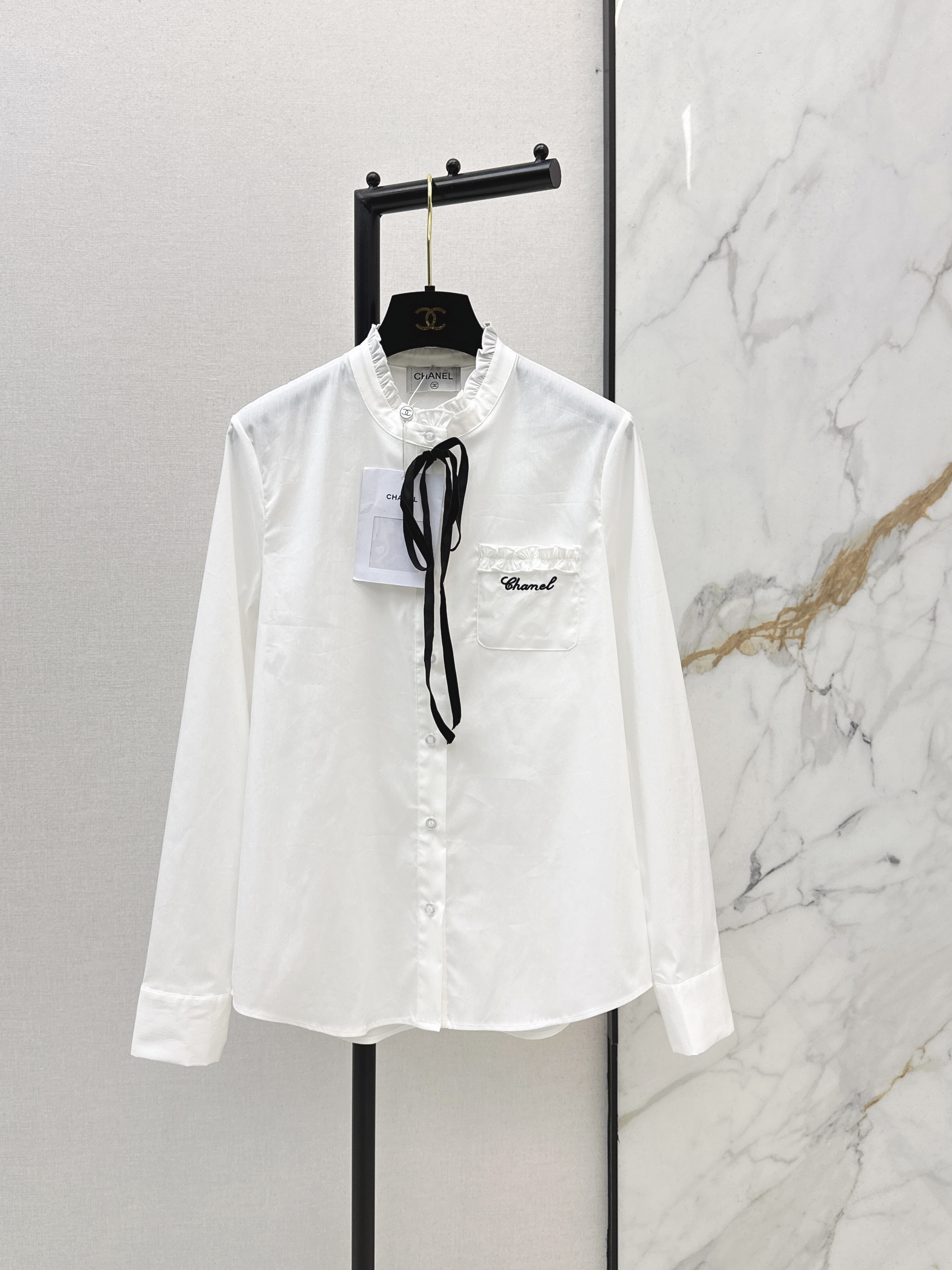 Chan New ribbon shirts