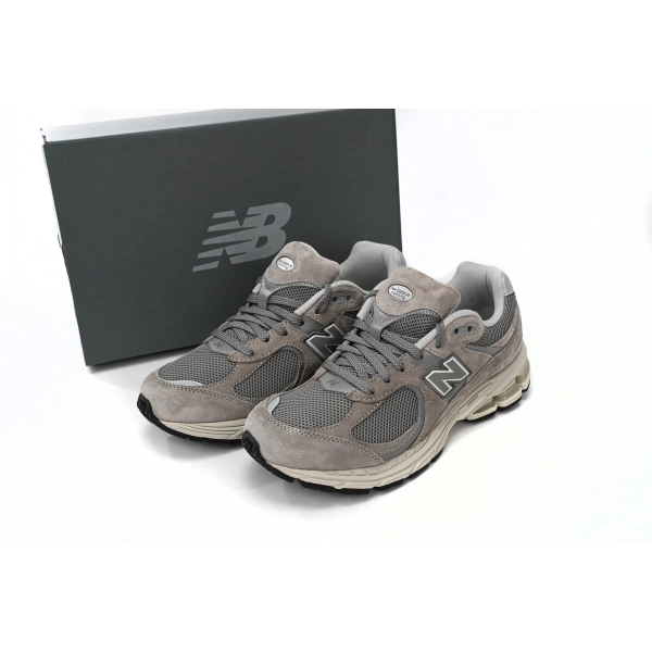 New Balance 2002R Light Gray M2002RC