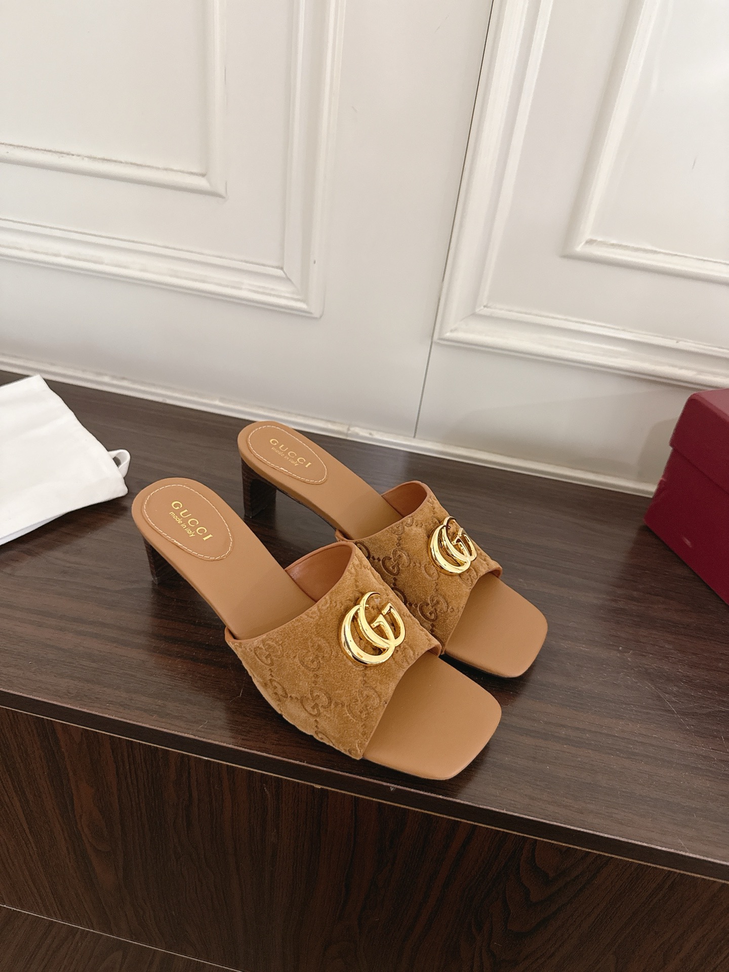 Guc NEW platform sandals