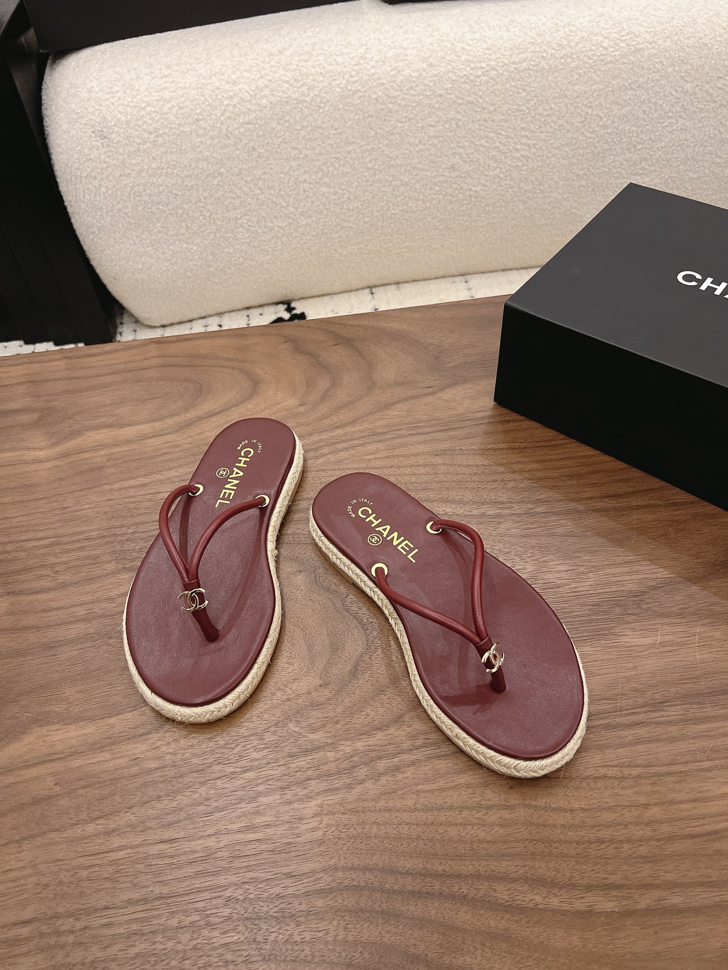 Chan New flip-flops