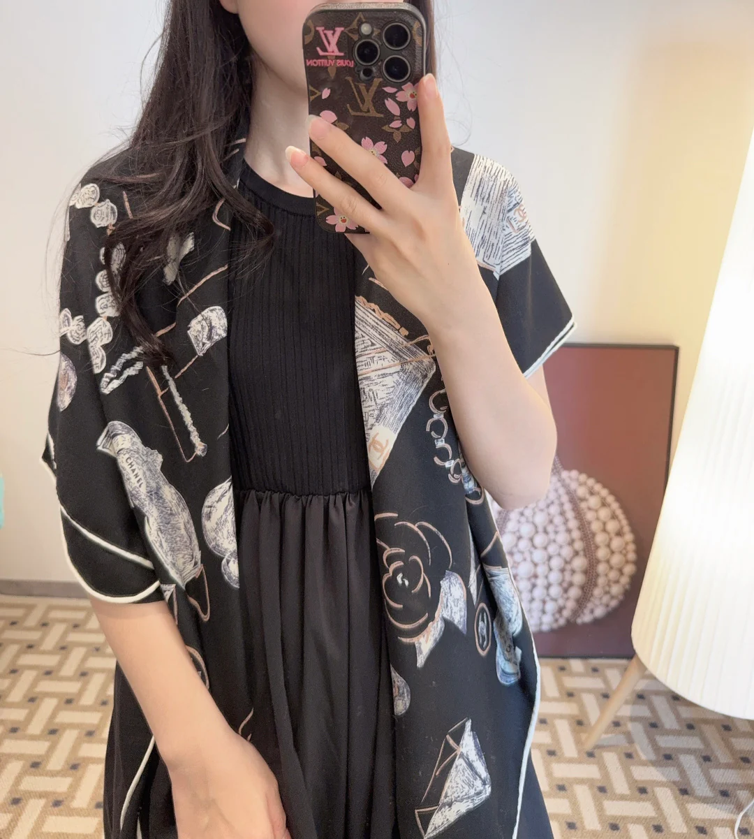 CHAN New Quilted Velvet Square Scarf