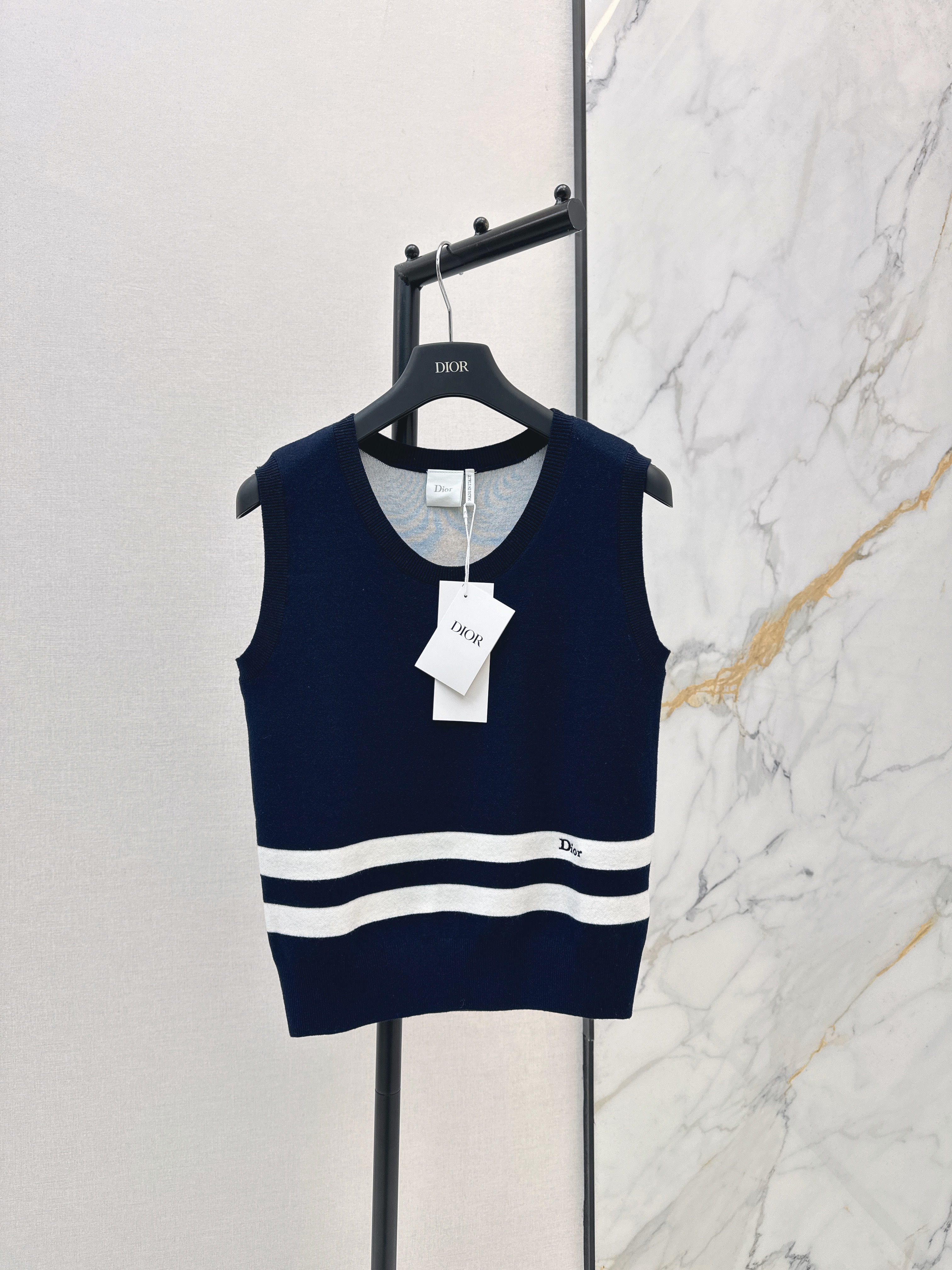 CD New striped vest