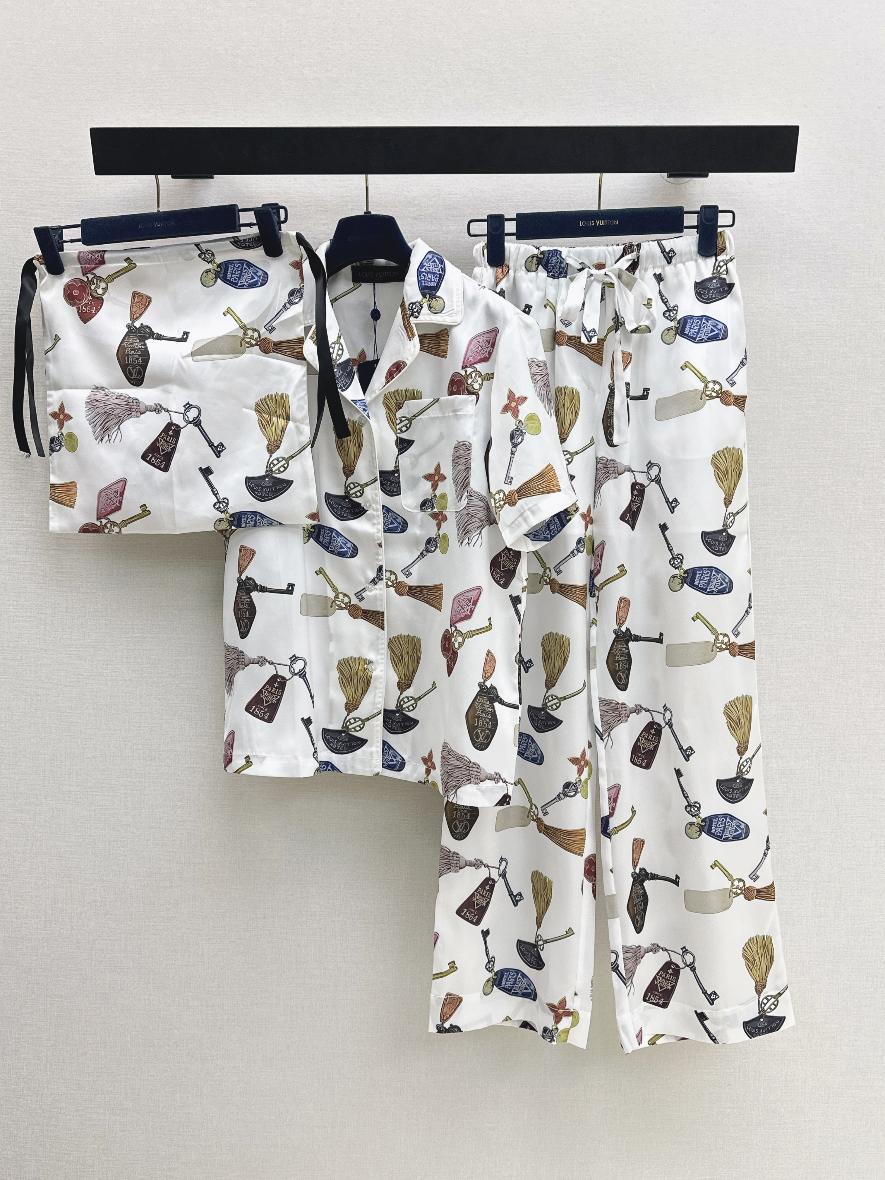 Louis New printed suit
