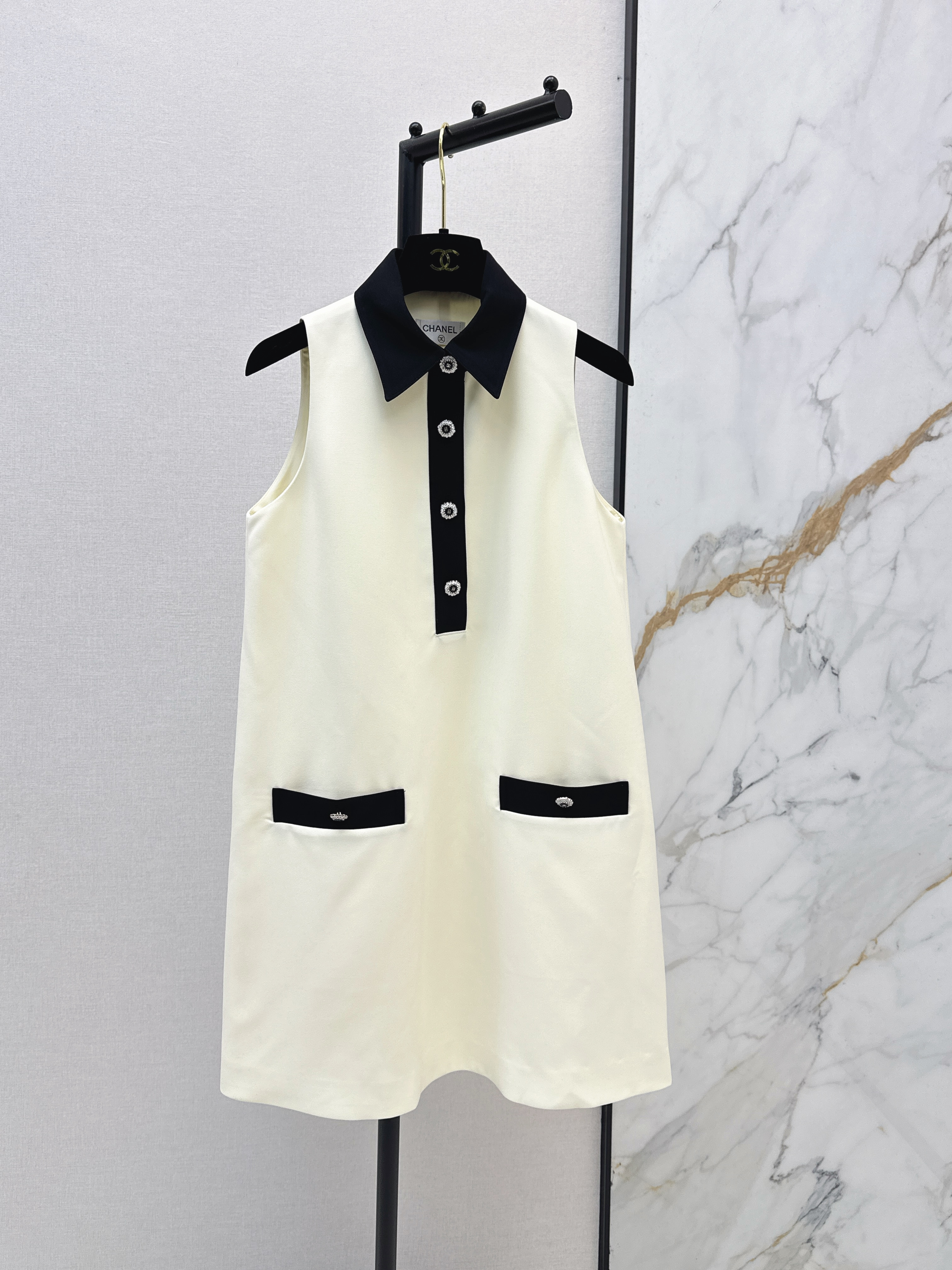Chan New sleeveless dress