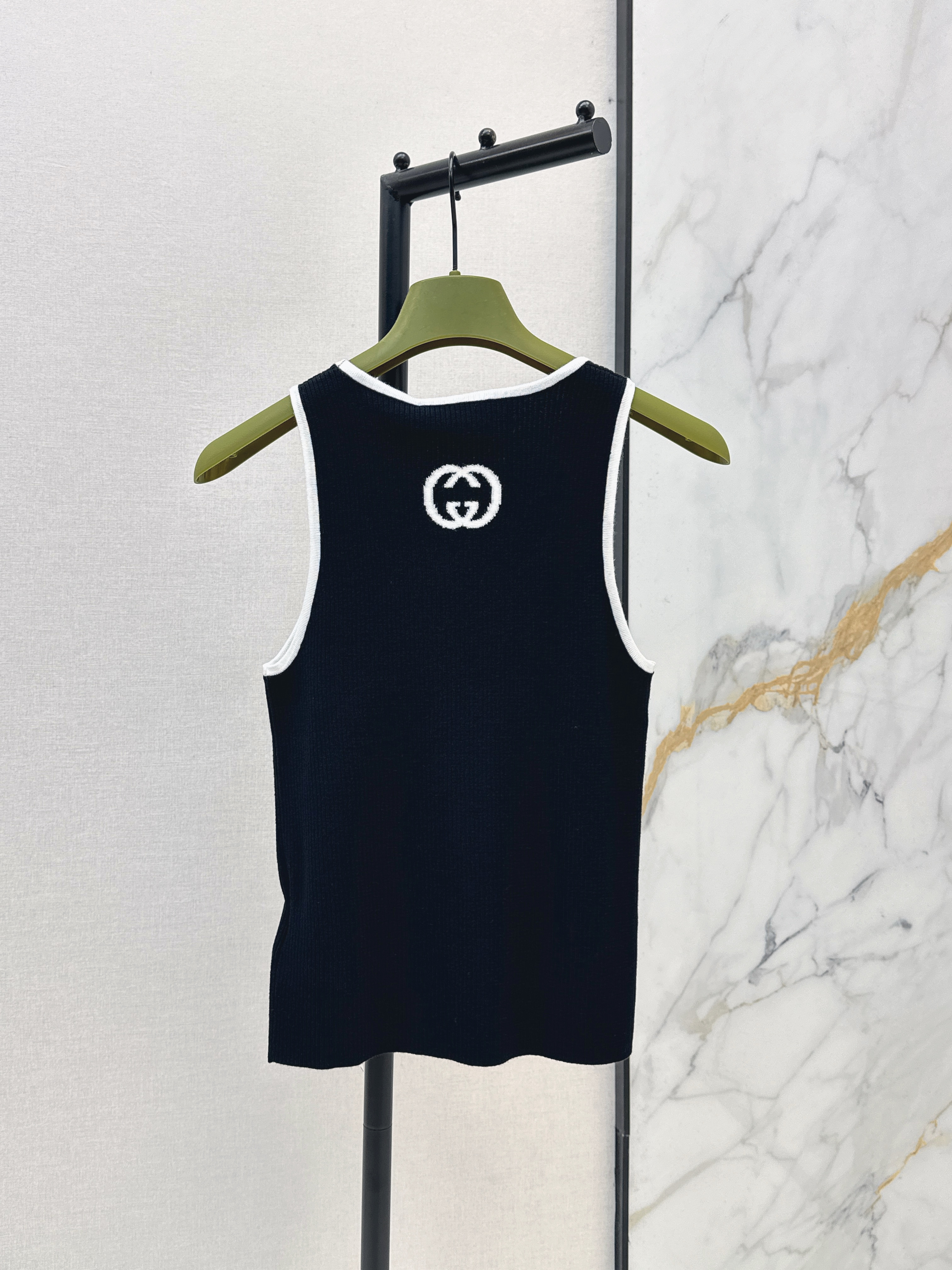 Guc New knit vest