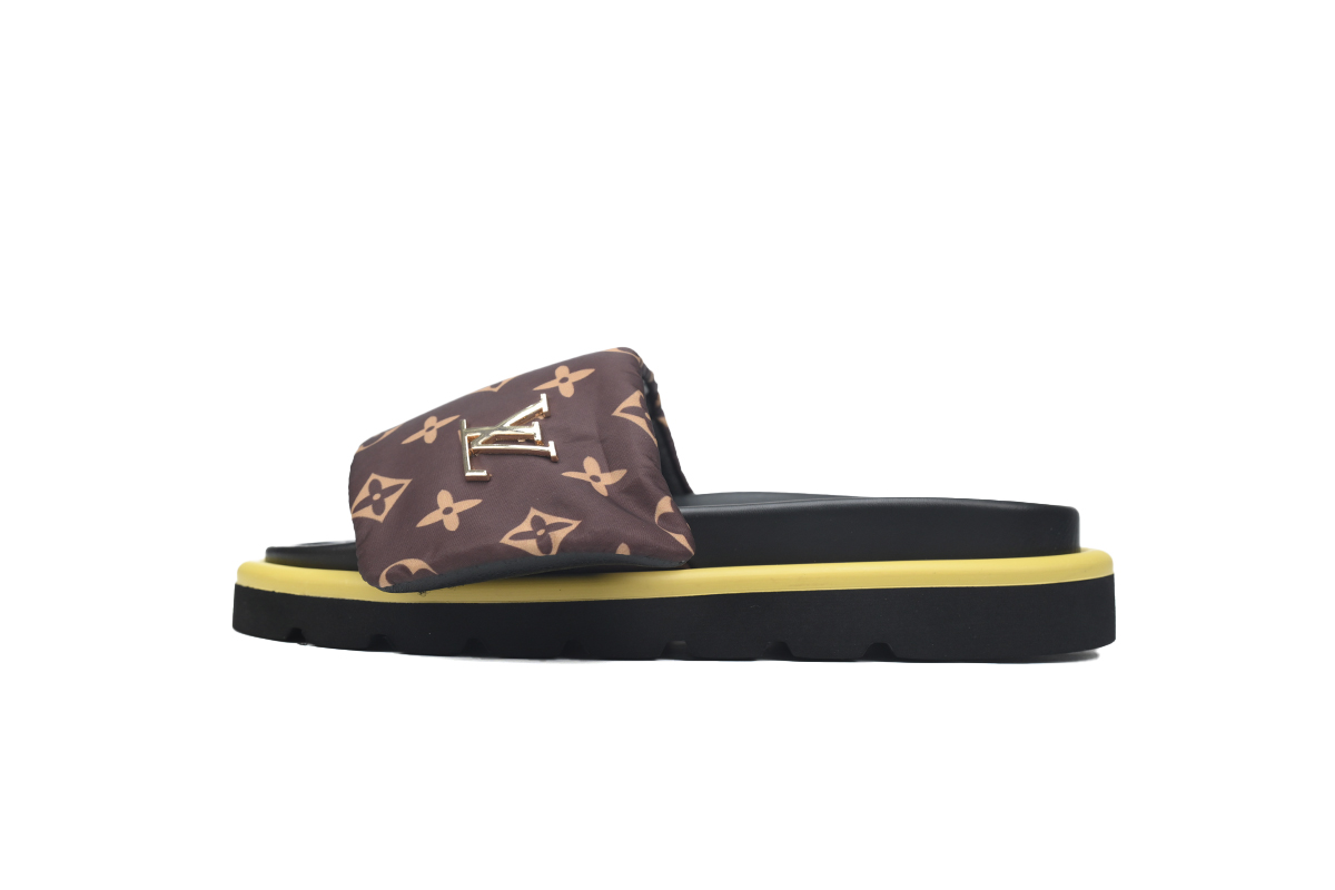 Pkkicks God Batch LOUIS VUITTON Pool Pillow Comfort Brown metal label