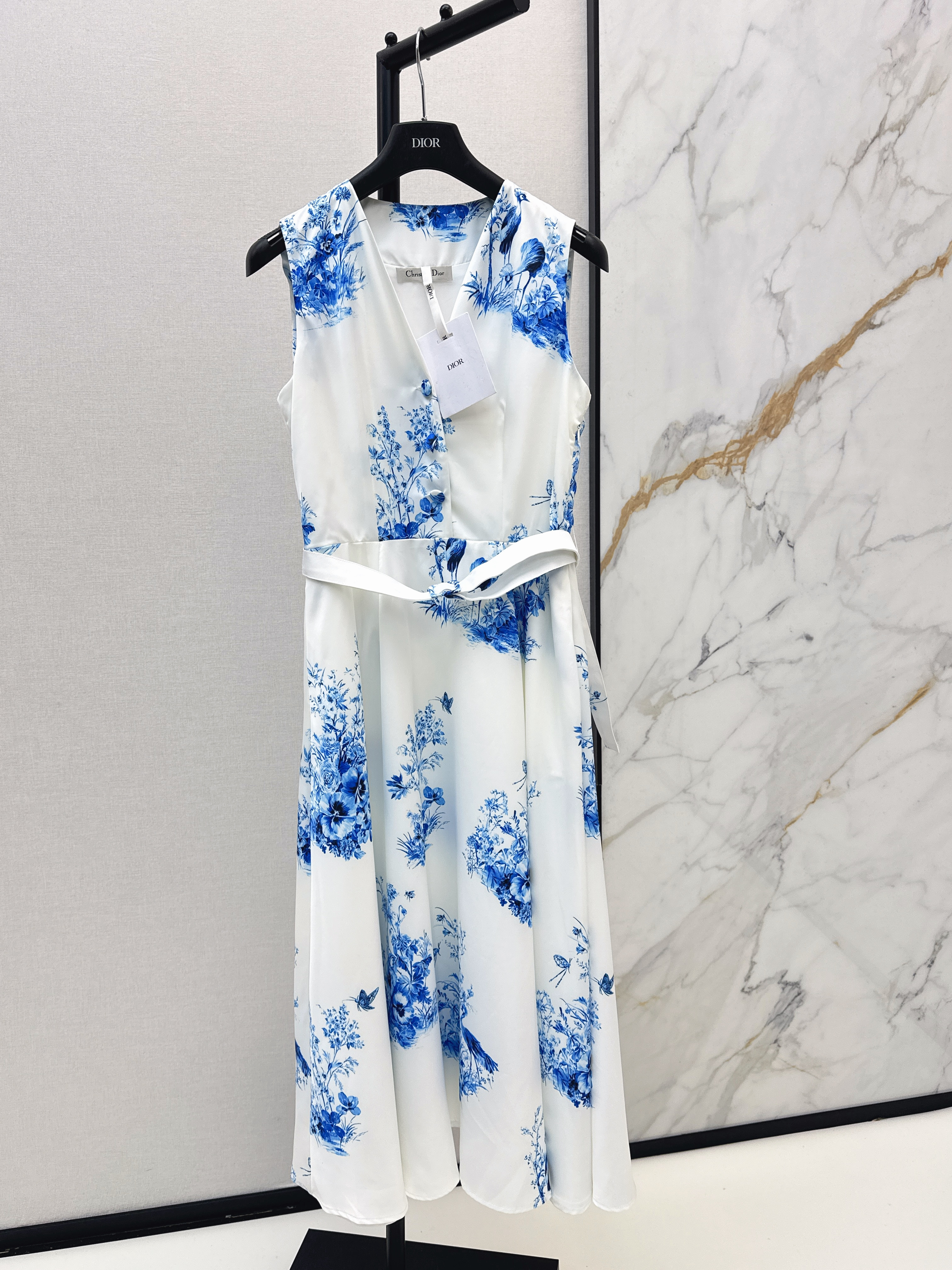 CD New Sleeveless printed dress