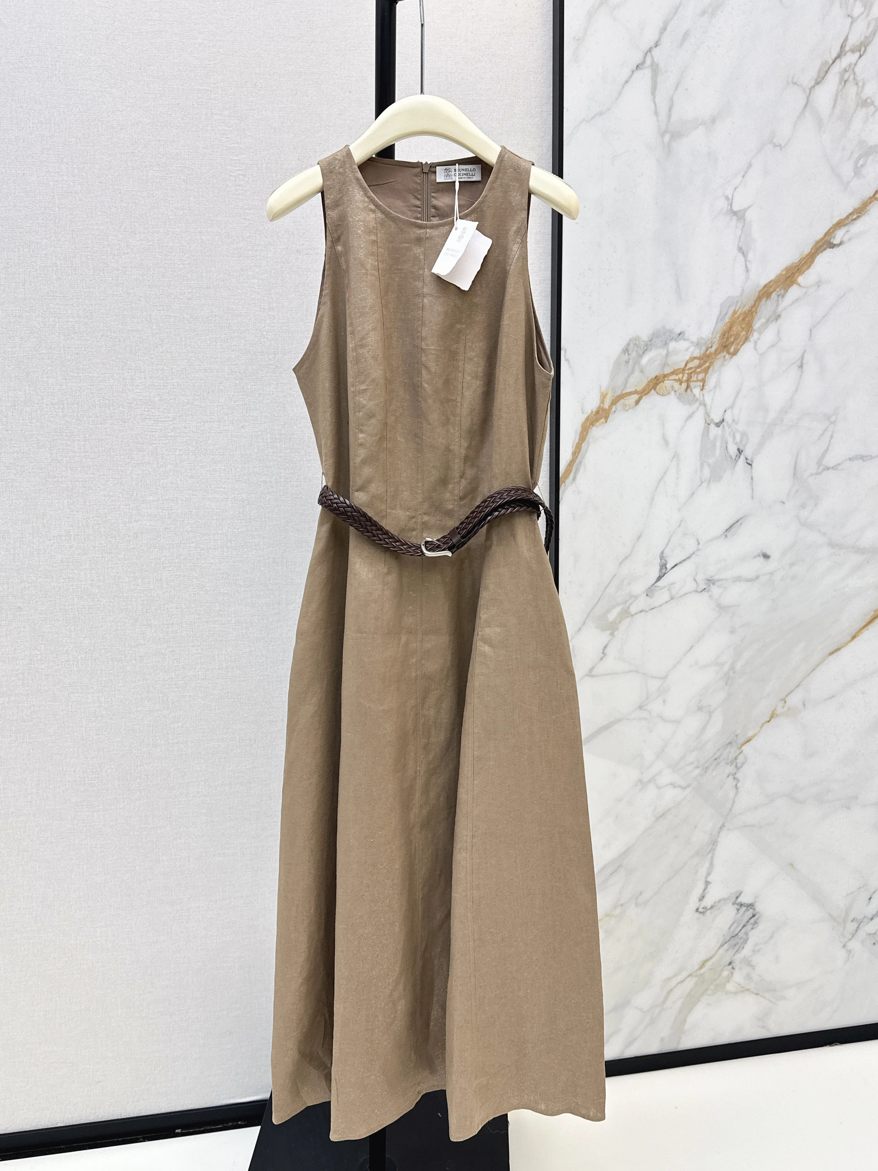 Loe NEW sleeveless dress
