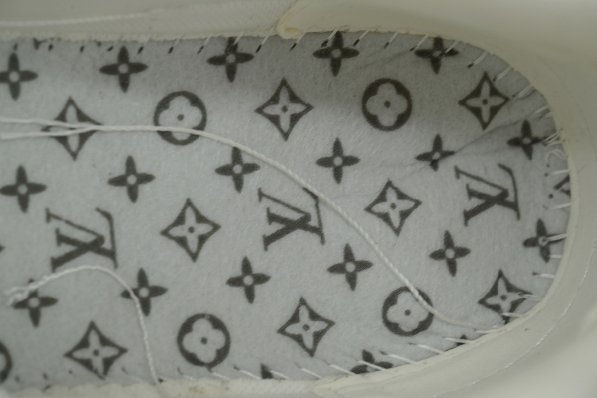 Pkkicks God Batch LOUIS VUITTON Silver White Diamond