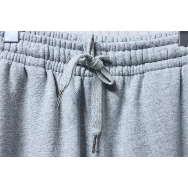 Alo Yoga Cuffed Sweatpants grey