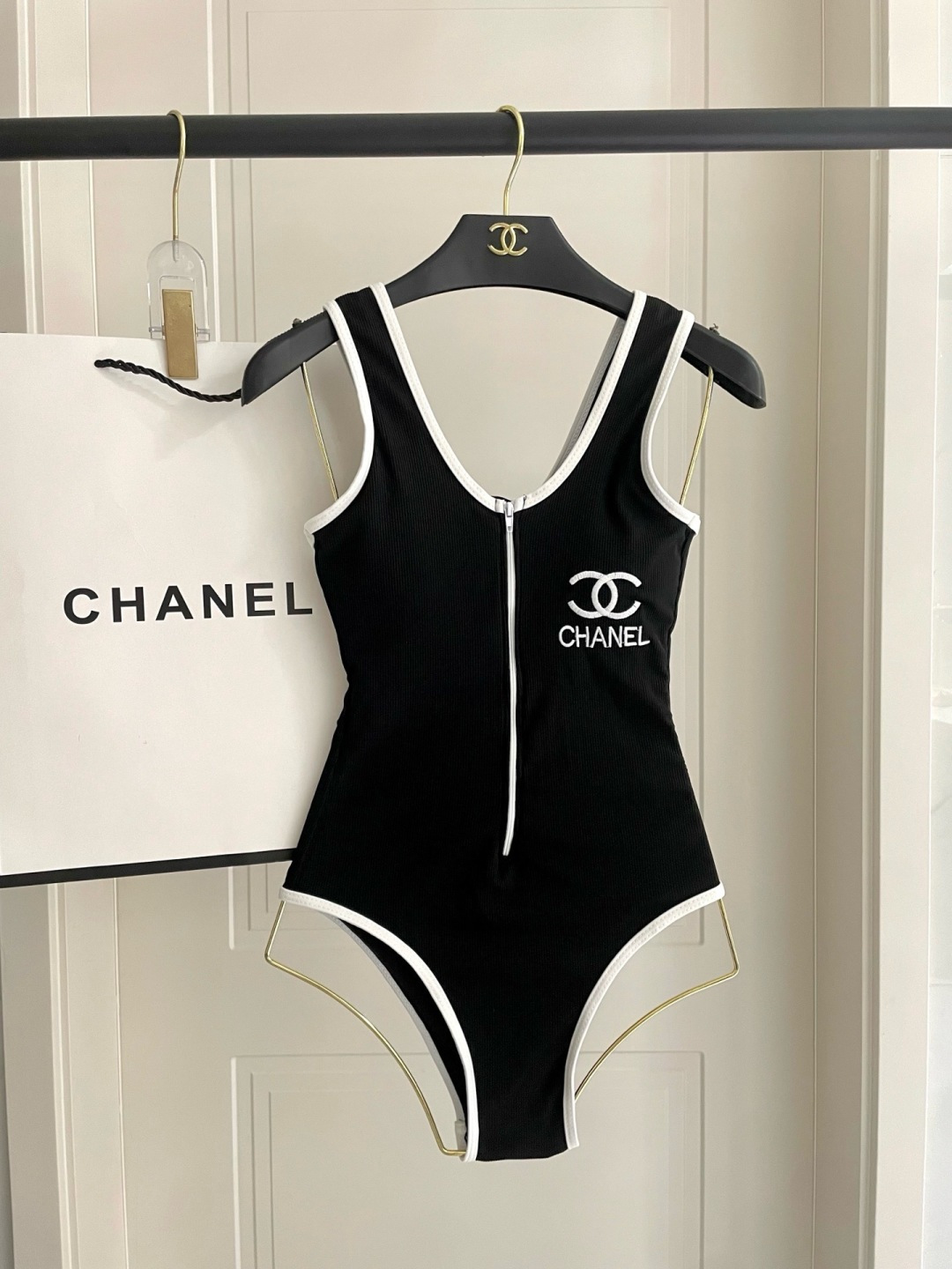 Chan New one-piece swimsuit