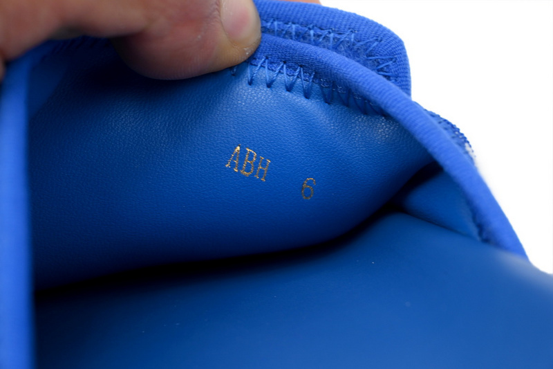 Pkkicks God Batch LOUIS VUITTON Miami flocked blue