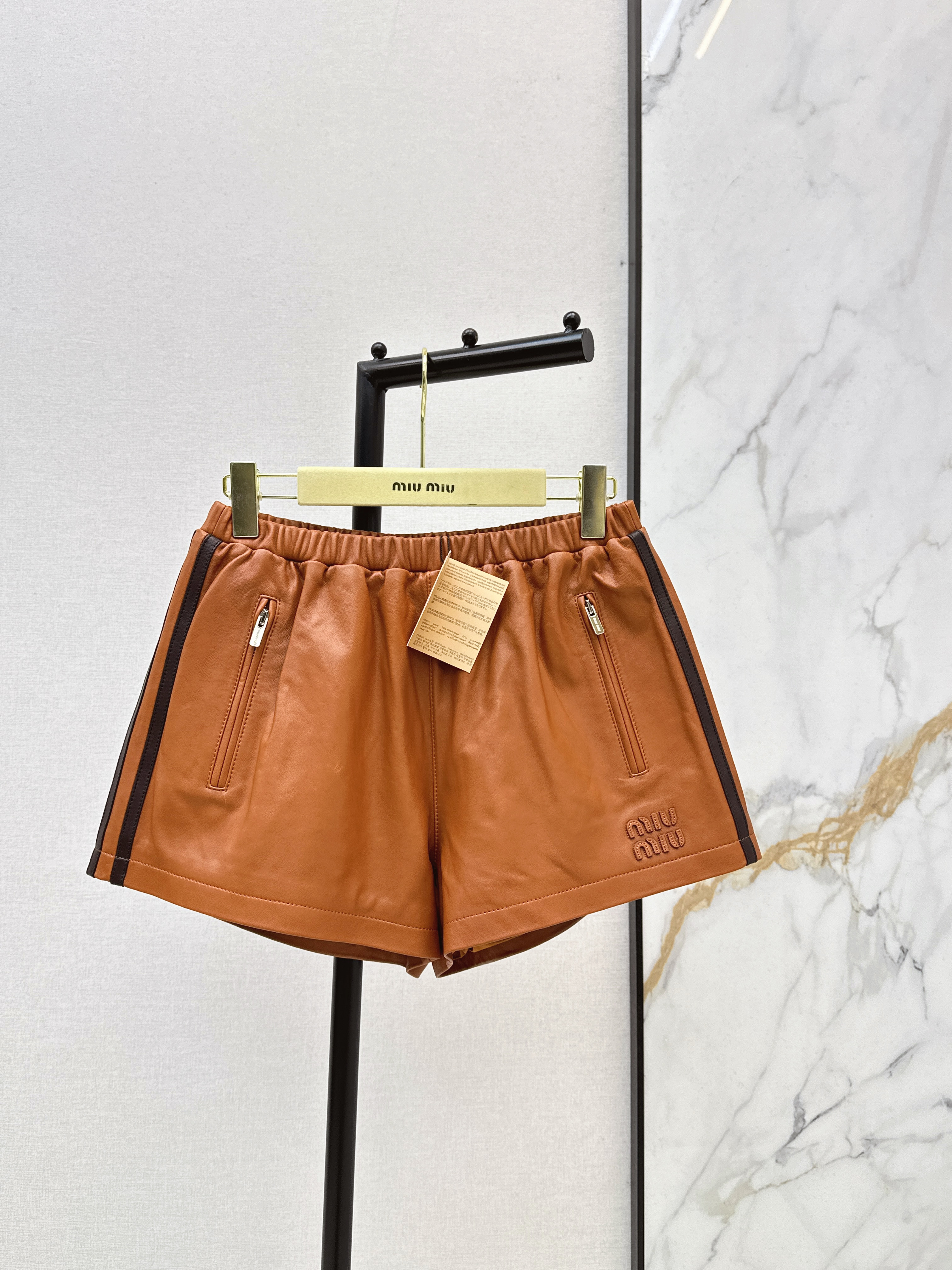 Miu New leather short