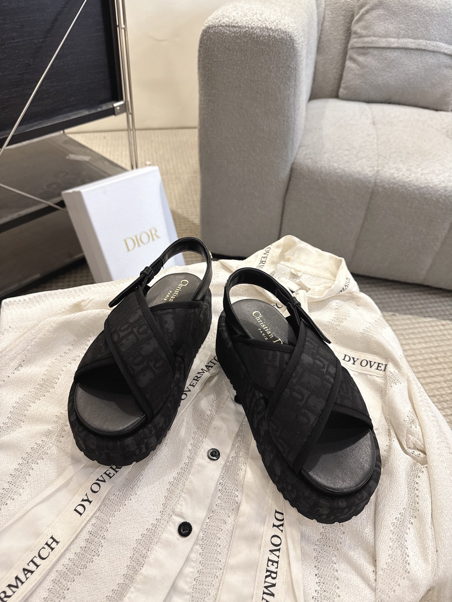 CD New sandals