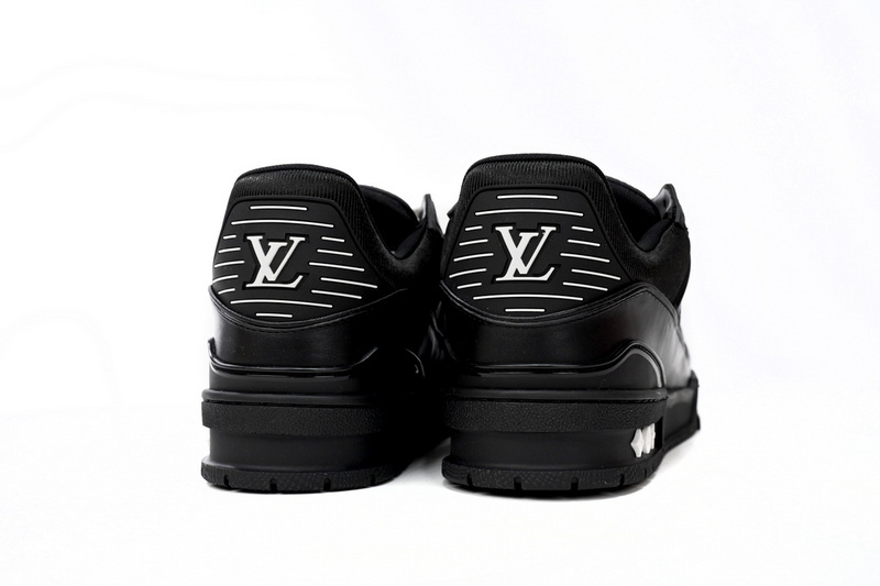 Pkkicks God Batch LOUIS VUITTON Trainer All Black Embossing 1AARER