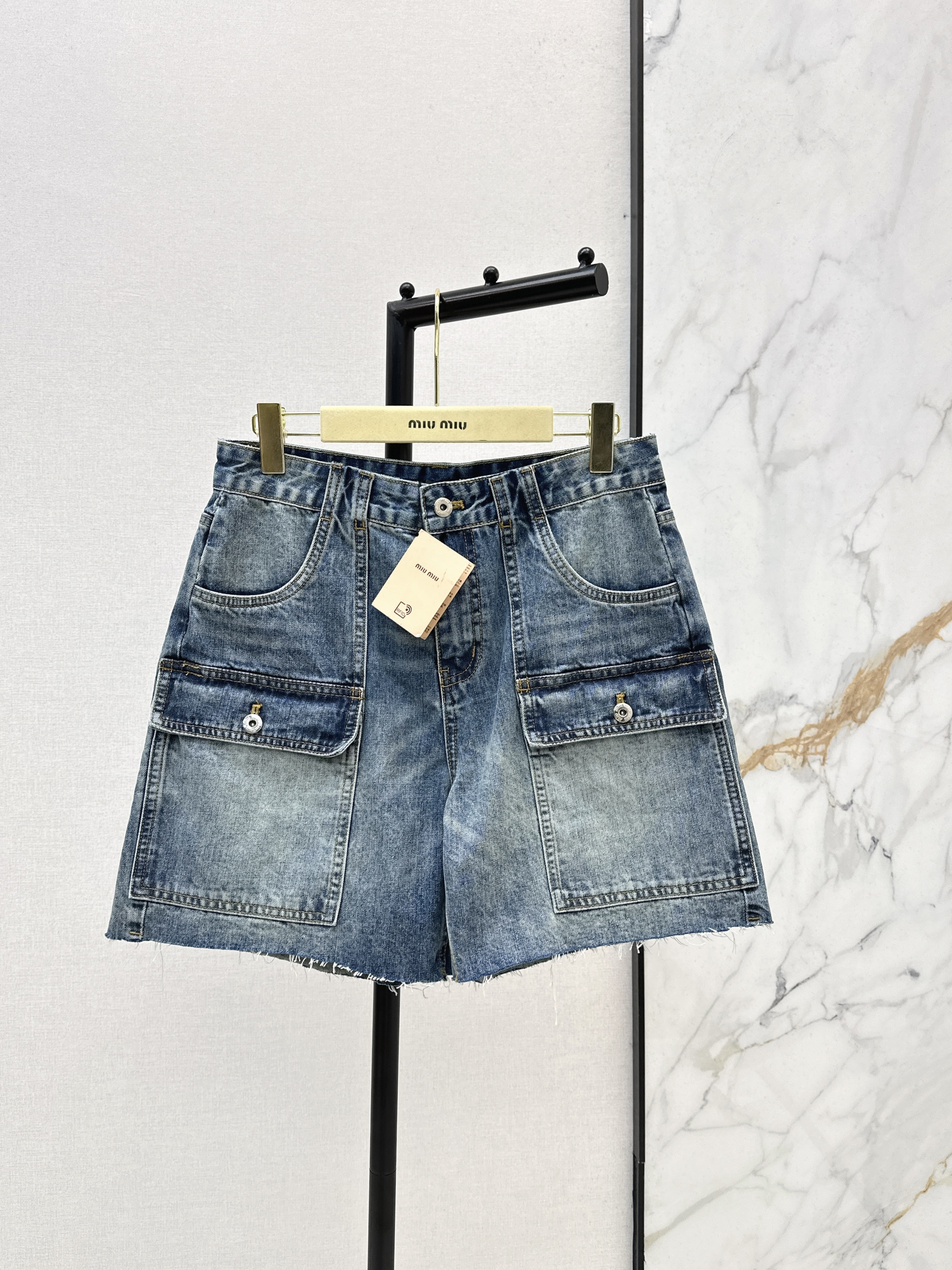 Miu NEW cargo denim short