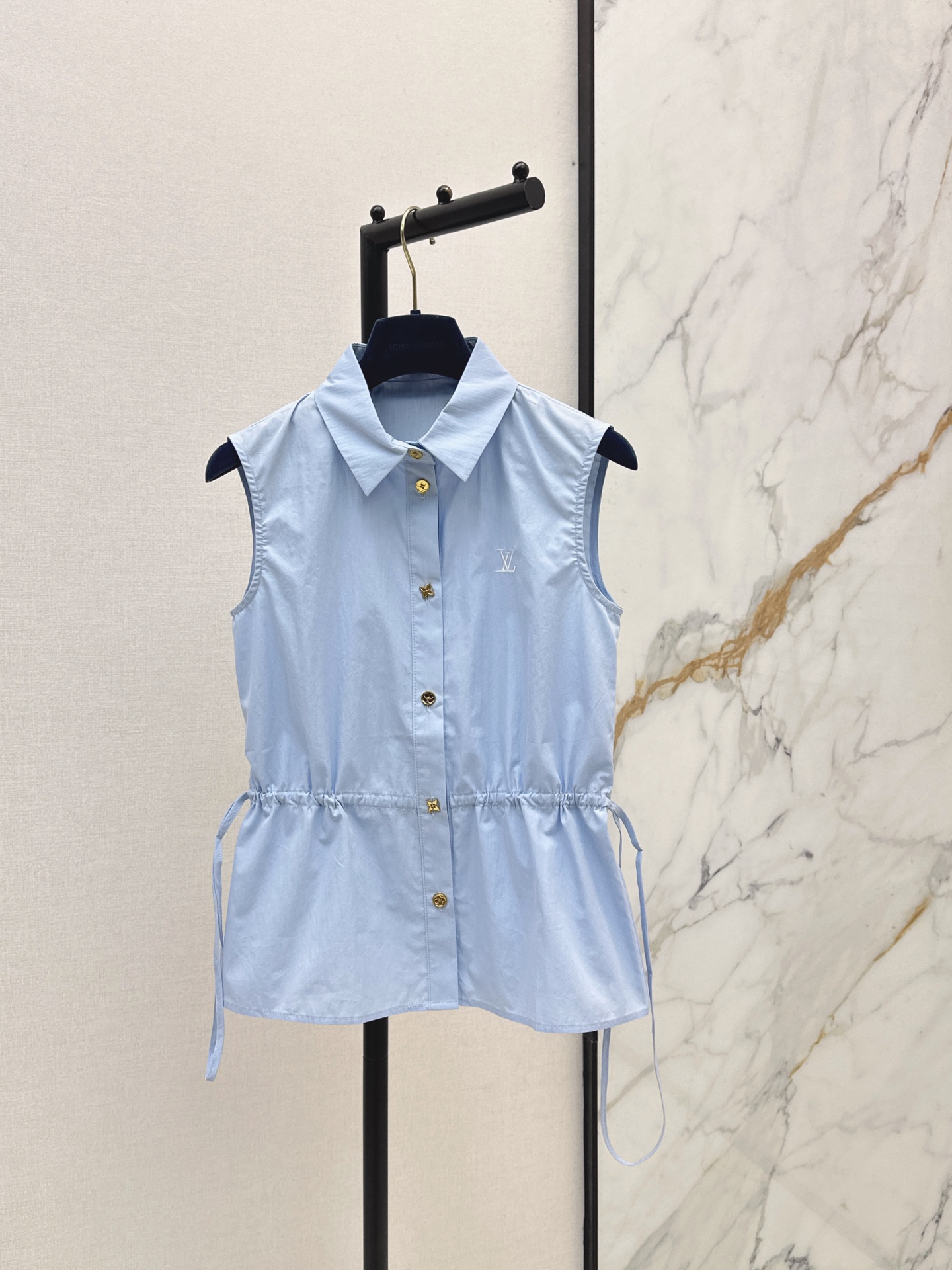 Louis New Sleeveless collared shirt