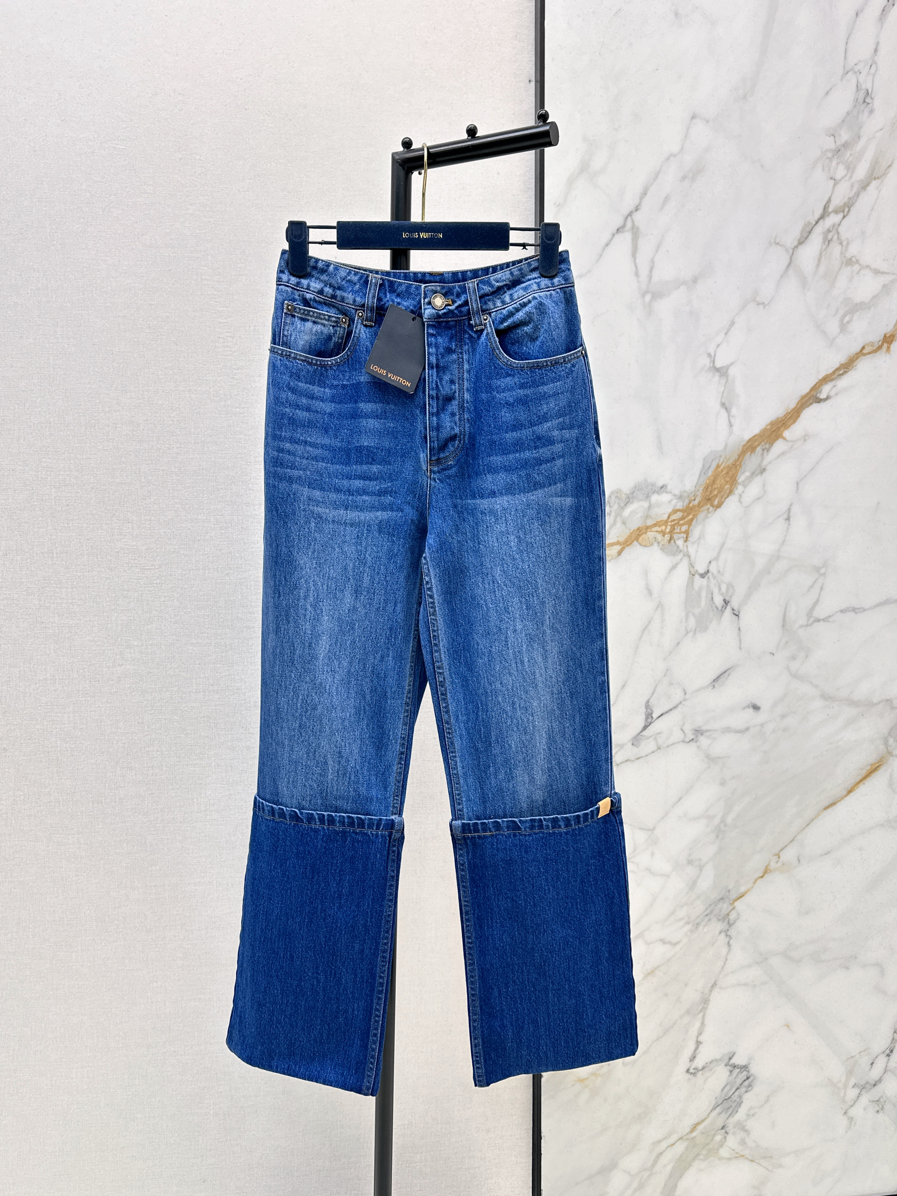 Loui New jeans