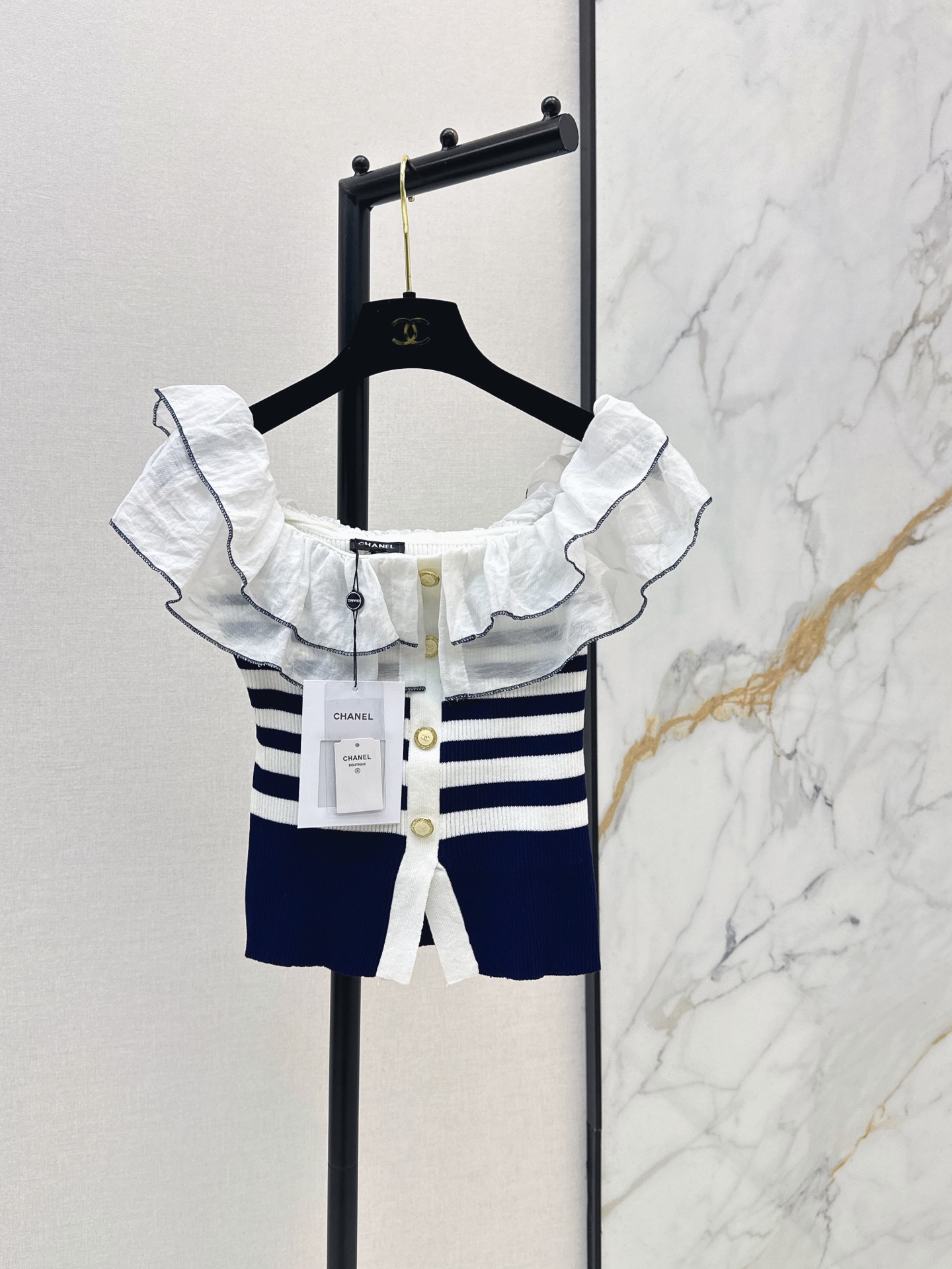 Chan New Off-shoulder knitted top