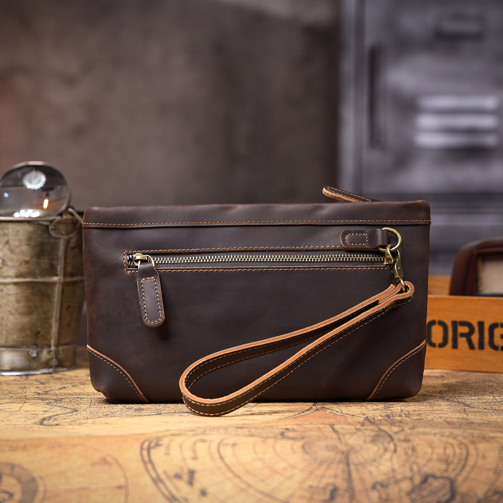 Vintage Full-Grain Leather Clutch Bag - Timeless Craftsmanship for the Modern Gentleman
